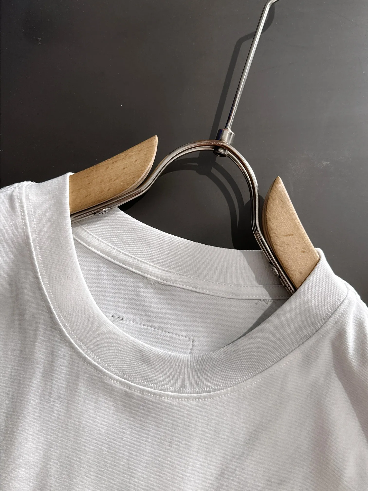 🅿️270 next day shipping DIOR/Dior new spring and summer high-end T-shirt. Tie-dyed fabric is not easy to deform, and the slim fit design is super noble. Size: M-3XL