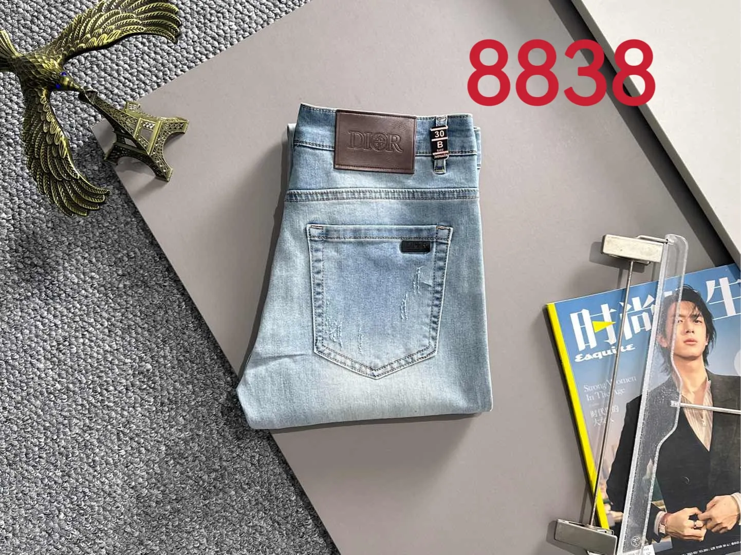 🅿️400 Dior 2025 summer slim-fit jeans trousers, woven from imported Japanese Denim plain cotton denim fabric, complete with three standards, simple yet elegant, soft, delicate and comfortable, versatile and fashionable upper body! Light luxury, a must-have item for daily commuting! 8838 code number: 28-38 (please state your height and weight when placing an order)