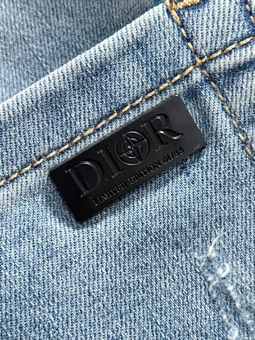 🅿️400 Dior 2025 summer slim-fit jeans trousers, woven from imported Japanese Denim plain cotton denim fabric, complete with three standards, simple yet elegant, soft, delicate and comfortable, versatile and fashionable upper body! Light luxury, a must-have item for daily commuting! 8838 code number: 28-38 (please state your height and weight when placing an order)