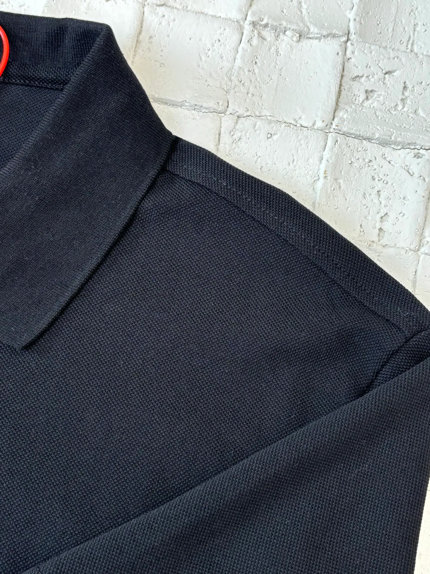 🅿️300 Dio*/Dior 25Ss new Diamond patch lapel short-sleeved polo shirt. Customized pique pure cotton sateen, soft and waxy to the touch, light and smooth. The fabric has been washed and feels better. It is not easy to deform, shrink or fade, and maintains long-term beauty. With its pure color, it interprets the perfect fusion of elegance and simplicity. The Diamond rubber patch logo on the chest is vivid on the clothes. It uses imported special machine infrared positioning. " "Patch" position is more precise and firm. Size: S/M/L/XL