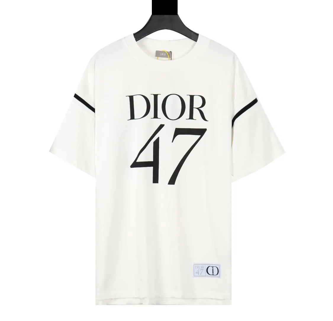 🅿️200 (with carrying case ➕5) CD 2024 new model No. 47 printed patch sleeve T-shirt Official website price: 22000 ￥ (1702T white) The fabric is made of [10s cotton slub plain weave], [gram weight 310g], Purchased a three-color Y version [custom-dyed bulk fabric color], the front panel was made with [eight-claw machine screen glue printing + digital direct injection and dot color integration], the sleeves [flat machine splicing cotton flat machine collar inter-color ribbing], the hem [special machine herringbone car stickers CD logo woven mark], all the hem and cuffs [special machine hand-picked toe-turning technology], and the ready-made clothes were made [hand-made frayed and distressed washing technology]. Size: XS S M L