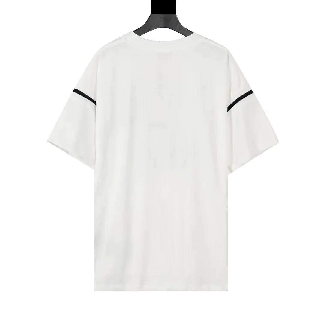 🅿️200 (with carrying case ➕5) CD 2024 new model No. 47 printed patch sleeve T-shirt Official website price: 22000 ￥ (1702T white) The fabric is made of [10s cotton slub plain weave], [gram weight 310g], Purchased a three-color Y version [custom-dyed bulk fabric color], the front panel was made with [eight-claw machine screen glue printing + digital direct injection and dot color integration], the sleeves [flat machine splicing cotton flat machine collar inter-color ribbing], the hem [special machine herringbone car stickers CD logo woven mark], all the hem and cuffs [special machine hand-picked toe-turning technology], and the ready-made clothes were made [hand-made frayed and distressed washing technology]. Size: XS S M L