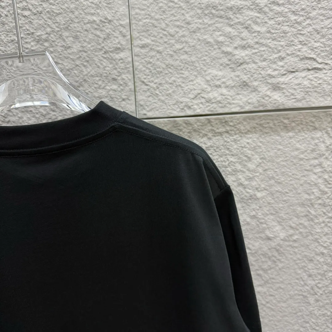 🅿️180 Dio* Dior 2025 spring and summer new style Simple classic letter embroidery Customized double yarn plain cotton fabric Short-sleeved T-shirt Unisex Size: S (90-130 catties) M (120-150 catties) L (140-165 catties) XL (160-180 catties) XXL (180-210 catties) Color: Black white