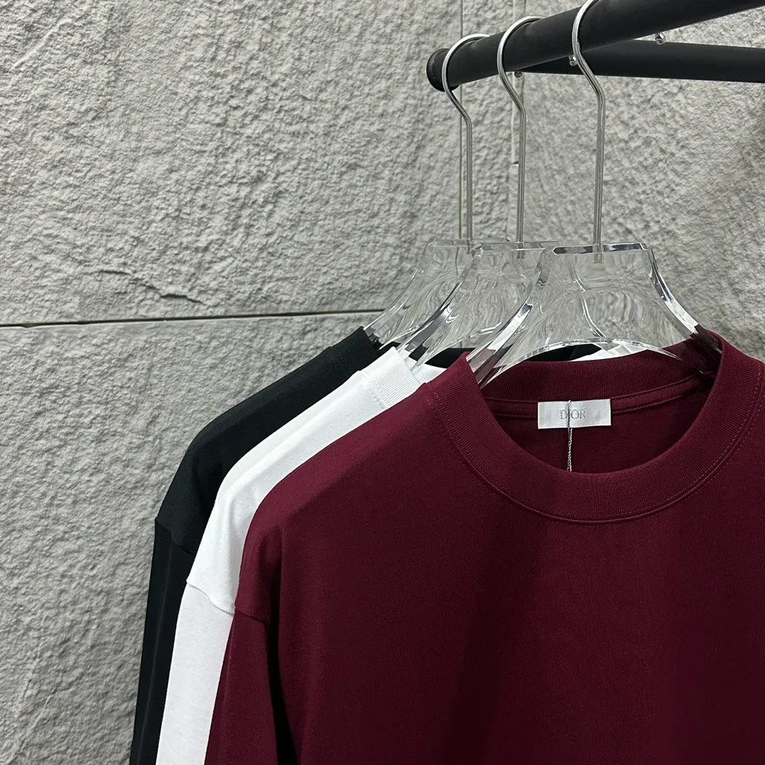 🅿️180 Dio*Dior* 2025 spring and summer style Classic letters 1947 embroidered personalized logo Customized double yarn plain cotton fabric Short-sleeved T-shirt Uniform for men and women Color: Angora red black white light blue Size: S (90-130 catties) M (120-150 catties) L (140-165 catties) XL (160-180 pounds) XXL (180-210 pounds)
