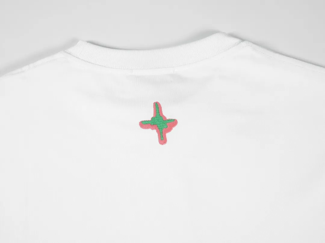 🅿️170 DIOR Dior logo embroidered short-sleeved fabric: Specifications are made of solid 300g 100% cotton, Lamborghini in knitting, custom-woven and dyed! It is a highly sensitive special color. Our requirement for the fabric is to use imported dyes under UV light and D65 light. It took half a month to adjust the color. The color thickness cannot be achieved by ordinary dyes. The cost of the fabric is twice that of ordinary color fabrics. The cost is extremely expensive!             Embroidery: Imported Tajima machine, hook needle and thread breakage are completed in one step, all large flower positions are pressed twice, and the details are visible. Packaging: 12C thickened packaging bag, supporting thickened glossy paper, and anti-counterfeiting buckles.           Size XS S M L