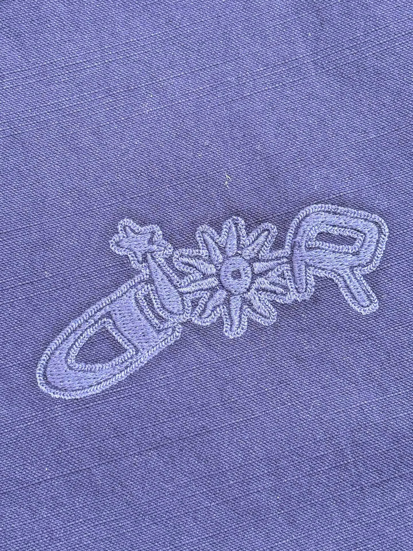 🅿️600 Dio*/Dior 25ss new hooded jacket with letter embroidery on the chest, new product in the 2025 autumn series, from the AND LEWIS HLTON limited series. Crafted from blue cotton and embellished with tonal co-branded embroidery, the logo is reinterpreted in a graphic style. Can be paired with this joint series to create a sophisticated look.  Size：S/M/L/XL