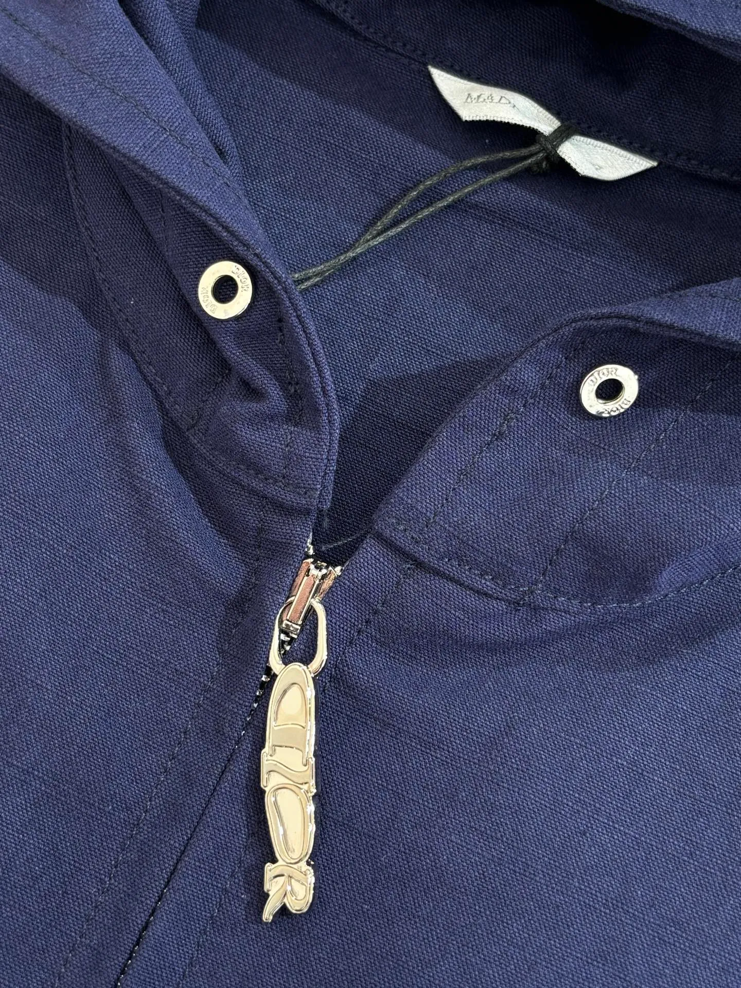 🅿️600 Dio*/Dior 25ss new hooded jacket with letter embroidery on the chest, new product in the 2025 autumn series, from the AND LEWIS HLTON limited series. Crafted from blue cotton and embellished with tonal co-branded embroidery, the logo is reinterpreted in a graphic style. Can be paired with this joint series to create a sophisticated look.  Size：S/M/L/XL