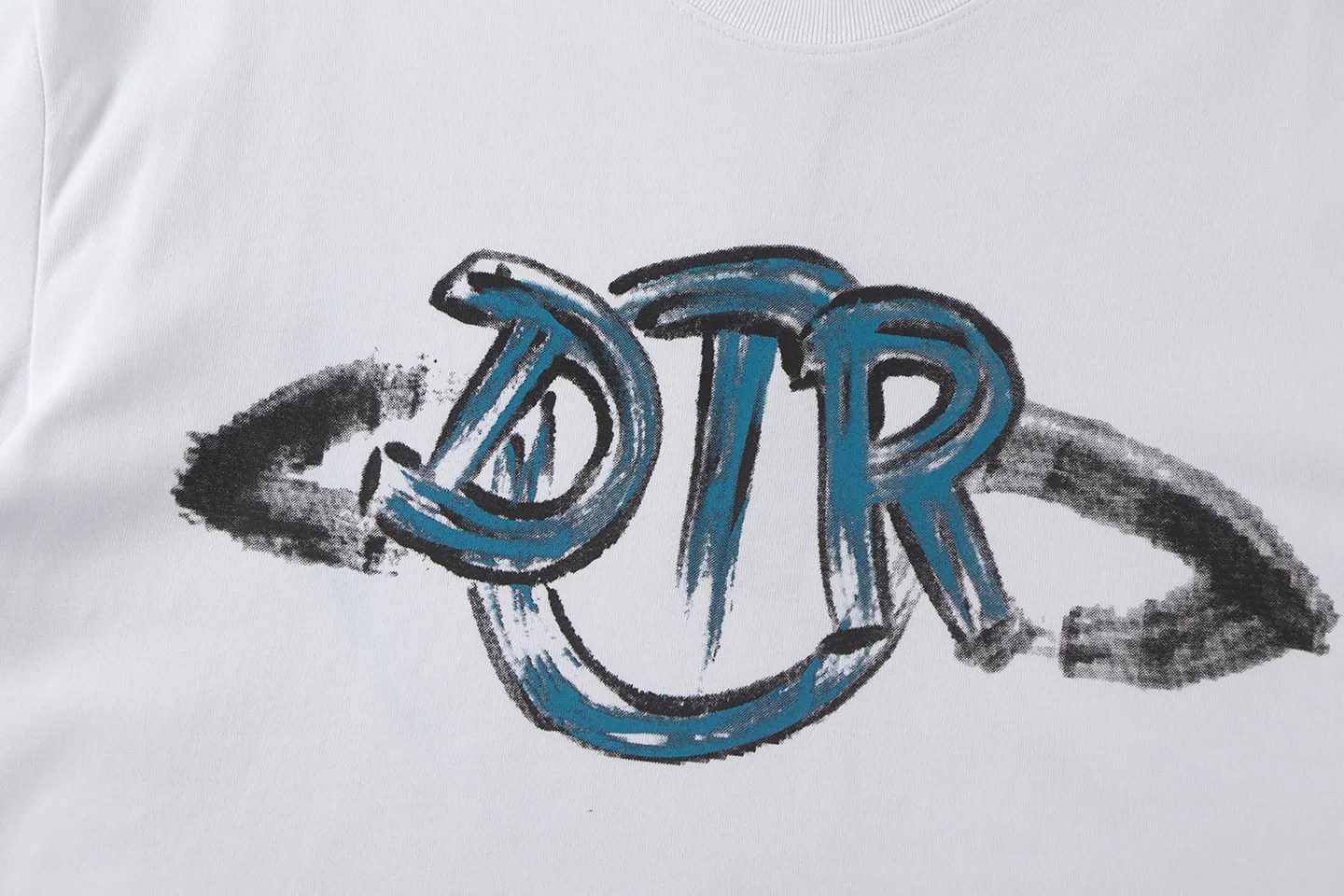 🅿️160 Dior*2025 latest hand-painted short-sleeved material: high version 300g double yarn combed cotton Size: S M L XL Color: black white Style number: W2554