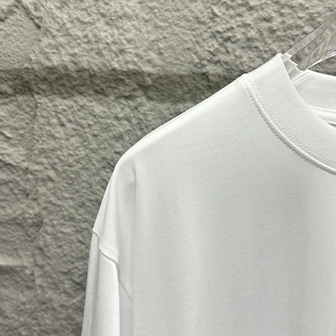 🅿️180 Dio*Dior* 2025 spring and summer style Classic letters 1947 embroidered personalized logo Customized double yarn plain cotton fabric Short-sleeved T-shirt Unisex Size: S (90-130 catties) M (120-150 catties) L (140-165 catties) XL (160-180 catties) XXL (180-210 pounds) Color: black white