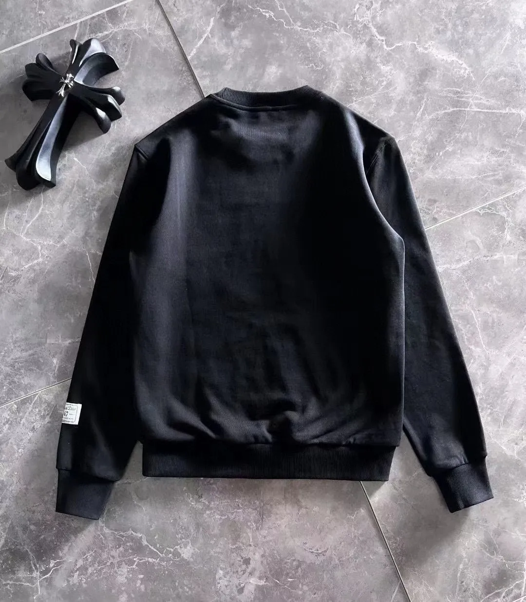 🅿️220 brand [DIOR Dior] (good news for fat people) 2025ss autumn latest long-sleeved round-neck sweatshirt, on sale simultaneously on the official website. Refreshing and breathable. Made of top Tencel Roman. Comfortable and soft. 3D three-dimensional clarity. Super fashion sense. Great for gifting and keeping for yourself. Size: M-5XL (can wear up to 220 pounds)