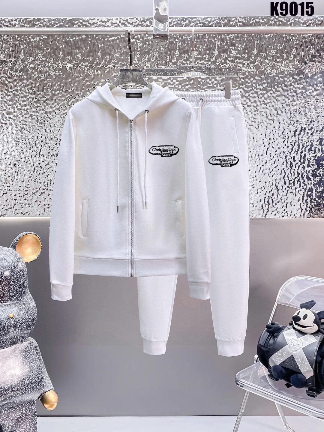 🅿️420 [DIOR Dior] (Fat Man Gospel) hot-selling suit is coming. Focus on the original version of the official website. 2025 new hot-selling cardigan sweater suit. The original order is the best product. 🇭🇰The meticulous work of top designers is dedicated to a fitting and perfect upper body effect. All-natural high-quality Roman cotton 100%, close-fitting comfort, noble and elegant! Original hardware embodies elegance and nobility! Counter size: M-5XL (maximum wear up to 220 pounds)