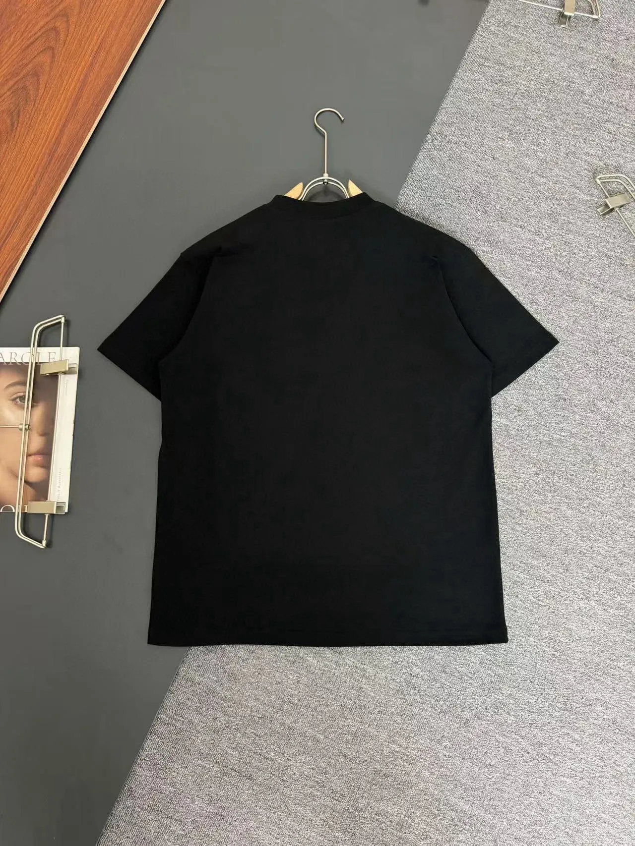 🅿️220 DIOR*Dior*320g heavyweight pure cotton t-shirt, thick, breathable and loose fit, heavy craftsmanship logo design, spring and summer new round neck fashionable short-sleeved t-shirt, comfortable to the skin, durable and easy to wear, meticulous original craftsmanship, a must-have for casual and versatile color: black white code number: S M L XL XXL
