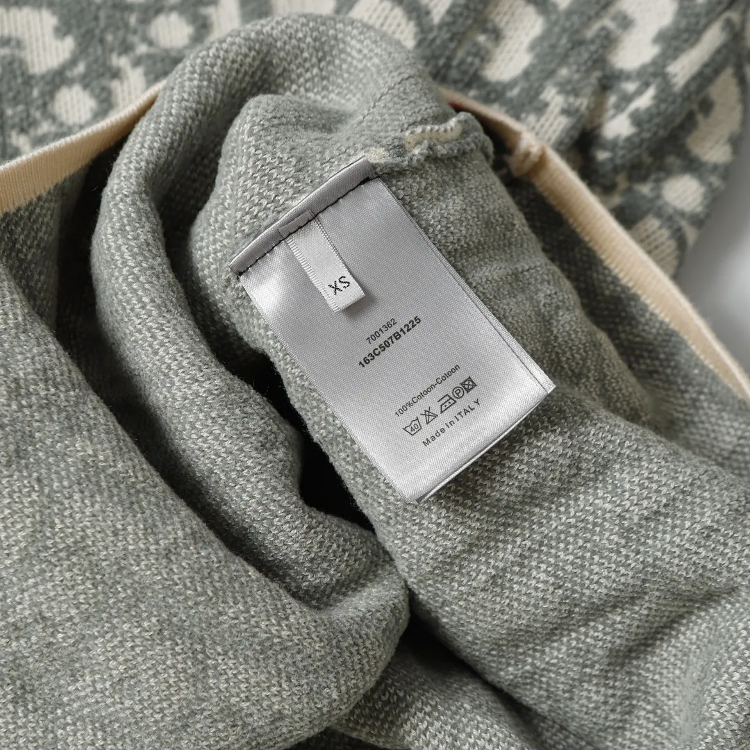 🅿️350 DIOR Dior jacquard round neck casual long-sleeved sweater. It can be easily integrated into casual or formal looks. It is a classic choice during the changing seasons. Same style for men and women. Color: Black Blue Green Size: XS S M L