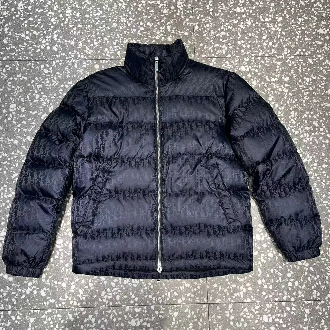 🅿️780 package The popular model uses high-quality fabrics to show dazzling, always maintains a high-end and gorgeous design line, fine workmanship, symbolizing the highest spirit of French fashion culture, 🔥Counter version⚠️The highest version in the market, super good quality Original hardware customization, jacquard craft fabric, goose down filling Color: black, navy blue, sky blue, gray, silver gray, code number: 44 46 48 50 52