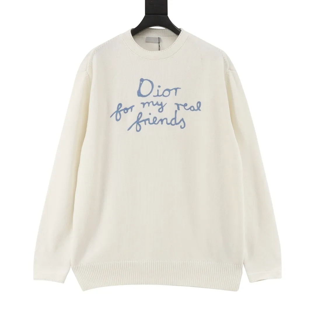 🅿️540 Dior letter embroidered knitted sweater, originally purchased for 13,500 and developed. The fabric is made of 16-count single yarn fabric. This fabric is woven from blended cotton yarn. When paired with a 7-needle machine, the effect is more three-dimensional. The embroidery uses 3D three-dimensional cotton thread embroidery. The embroidery technology is high-density and the number of stitches is sufficient to prevent linting, and the upper body effect is more high-end. This sweater displays the Dior For My Real Friends logo from the DIOR AND HYLTON NEL collaboration. Crafted from blue cotton-blend jersey, it has a regular fit with ribbed details and embroidery on the chest for added style. Size s-l