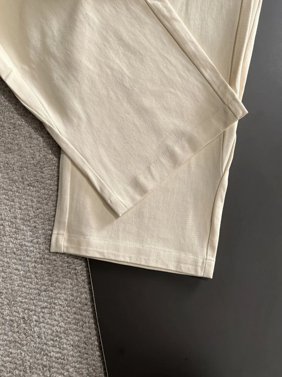 🅿️400 next day shipping Dior 2025 spring and summer new elastic band casual pants, thin counter custom fabrics, high breathability and comfort, impeccable details, brand element design concept, reflecting high quality. It feels delicate and soft! It presents a casual cut and the upper body shape is great! Size: M-3XL