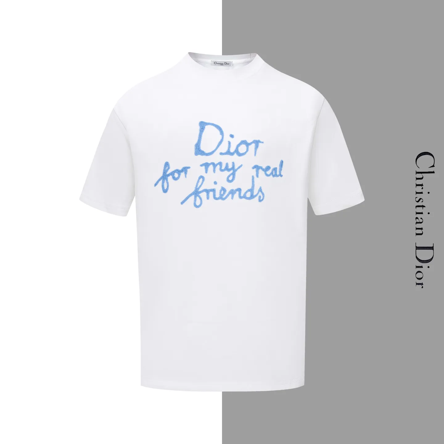🅿️180 Style No. #Z104 Dior signature letter embroidered round neck short-sleeved DIOR official website consistent style Fabric: 32-count double yarn 280g pure cotton fabric Weaving and dyeing threads of the same color in the same cylinder The same color Process: imported machine thousands of needles full and flat embroidery Supporting: complete three-label cardboard oil paper code sticker packaging High temperature pre-shrinking process before production will not shrink and deformation Imported machine professional plate production os version Can wear up to 200 pounds. The size is measured manually. The error of 2-3cm is normal. Color: black white size: s m l xl