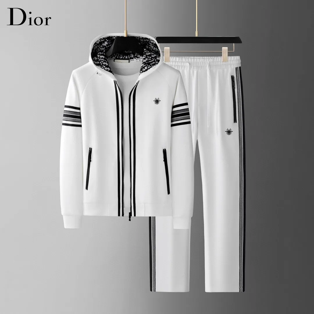 🅿️620 [DIOR Dior] hot-selling suit is coming. Focus on the original version of the official website. 2025 new hot-selling cardigan and sweatshirt suit. The original order is the best. 🇭🇰The meticulous work of top designers is dedicated to a fitting and perfect upper body effect. All-natural high-quality Tencel Roman cotton 100%, close-fitting comfort, noble and elegant! Original hardware embodies elegance and nobility! Counter size: M-4XL (up to 190 pounds)