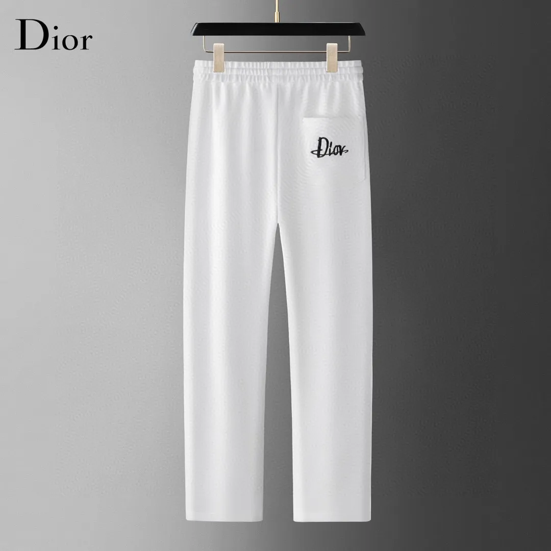 🅿️620 [DIOR Dior] hot-selling suit is coming. Focus on the original version of the official website. 2025 new hot-selling cardigan and sweatshirt suit. The original order is the best. 🇭🇰The meticulous work of top designers is dedicated to a fitting and perfect upper body effect. All-natural high-quality Tencel Roman cotton 100%, close-fitting comfort, noble and elegant! Original hardware embodies elegance and nobility! Counter size: M-4XL (up to 190 pounds)