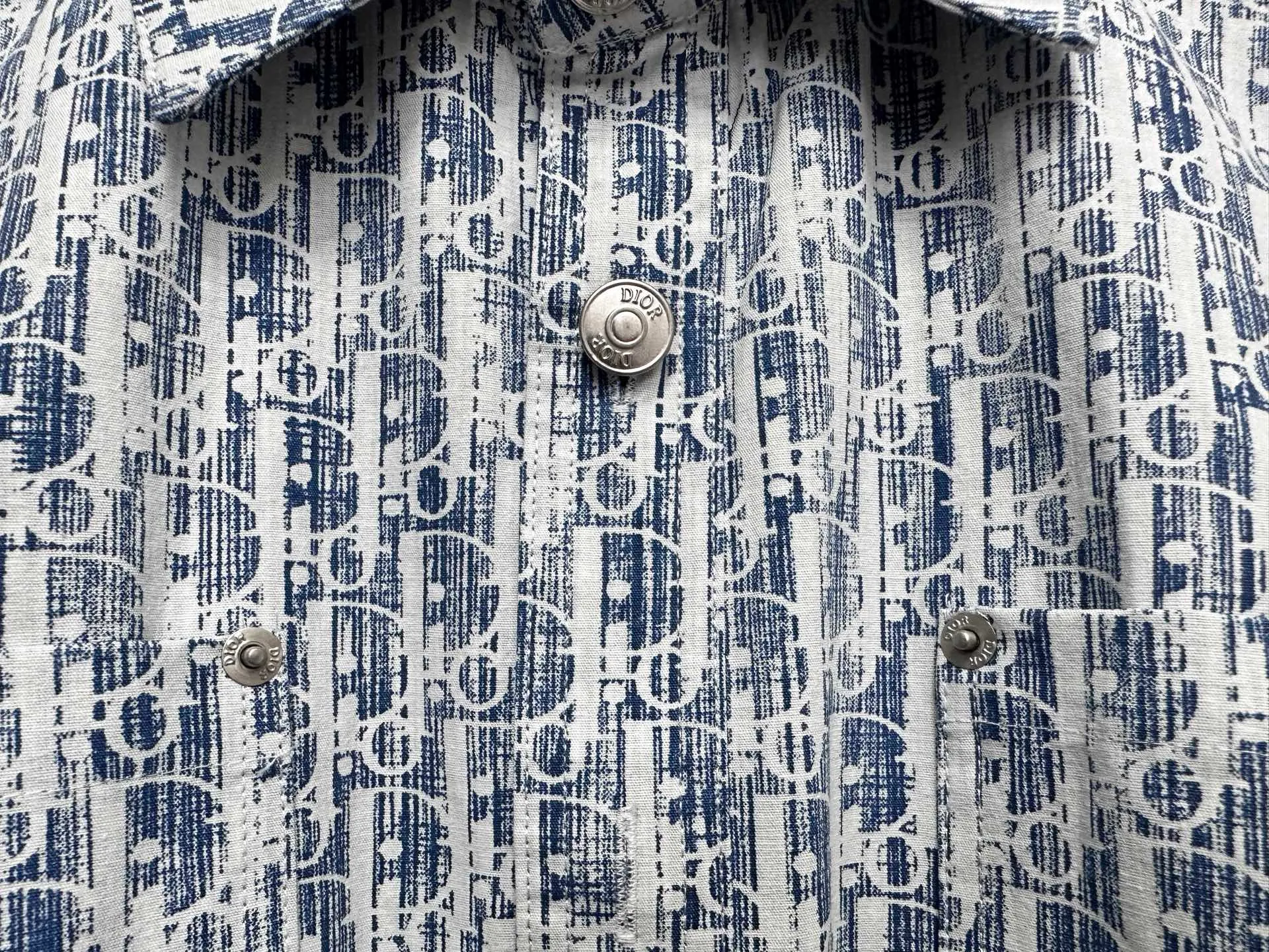 🅿️270 【Dior】Dior’s new classic logo printed shirts for men and women, casual tops and jackets! The fabric adopts imported printing machine batch printing process technology, perfect control, different from other versions in the market, very high-quality fabric! Size: S M L XL