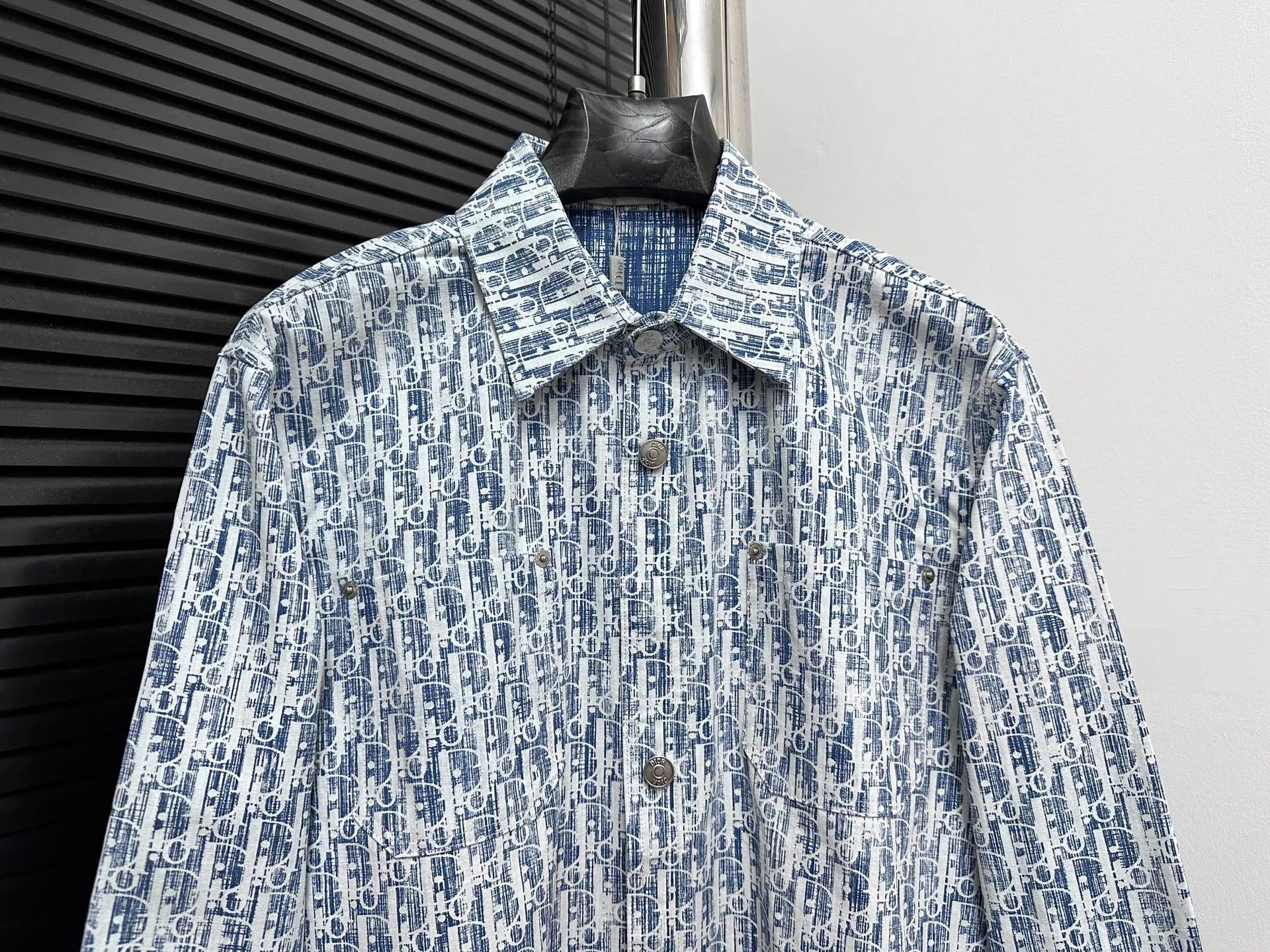 🅿️270 【Dior】Dior’s new classic logo printed shirts for men and women, casual tops and jackets! The fabric adopts imported printing machine batch printing process technology, perfect control, different from other versions in the market, very high-quality fabric! Size: S M L XL