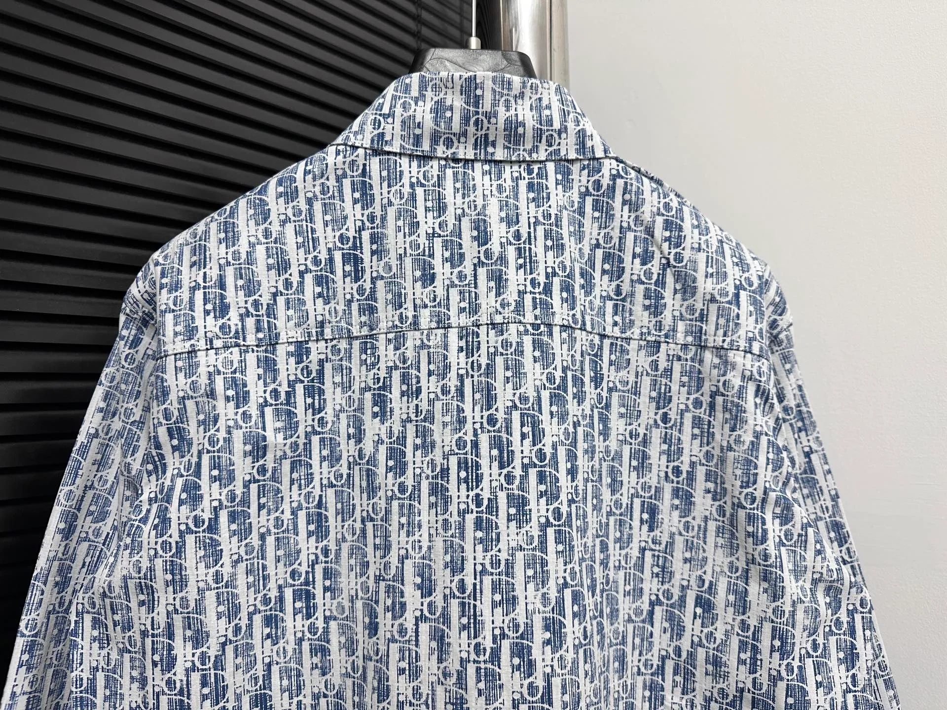 🅿️270 【Dior】Dior’s new classic logo printed shirts for men and women, casual tops and jackets! The fabric adopts imported printing machine batch printing process technology, perfect control, different from other versions in the market, very high-quality fabric! Size: S M L XL