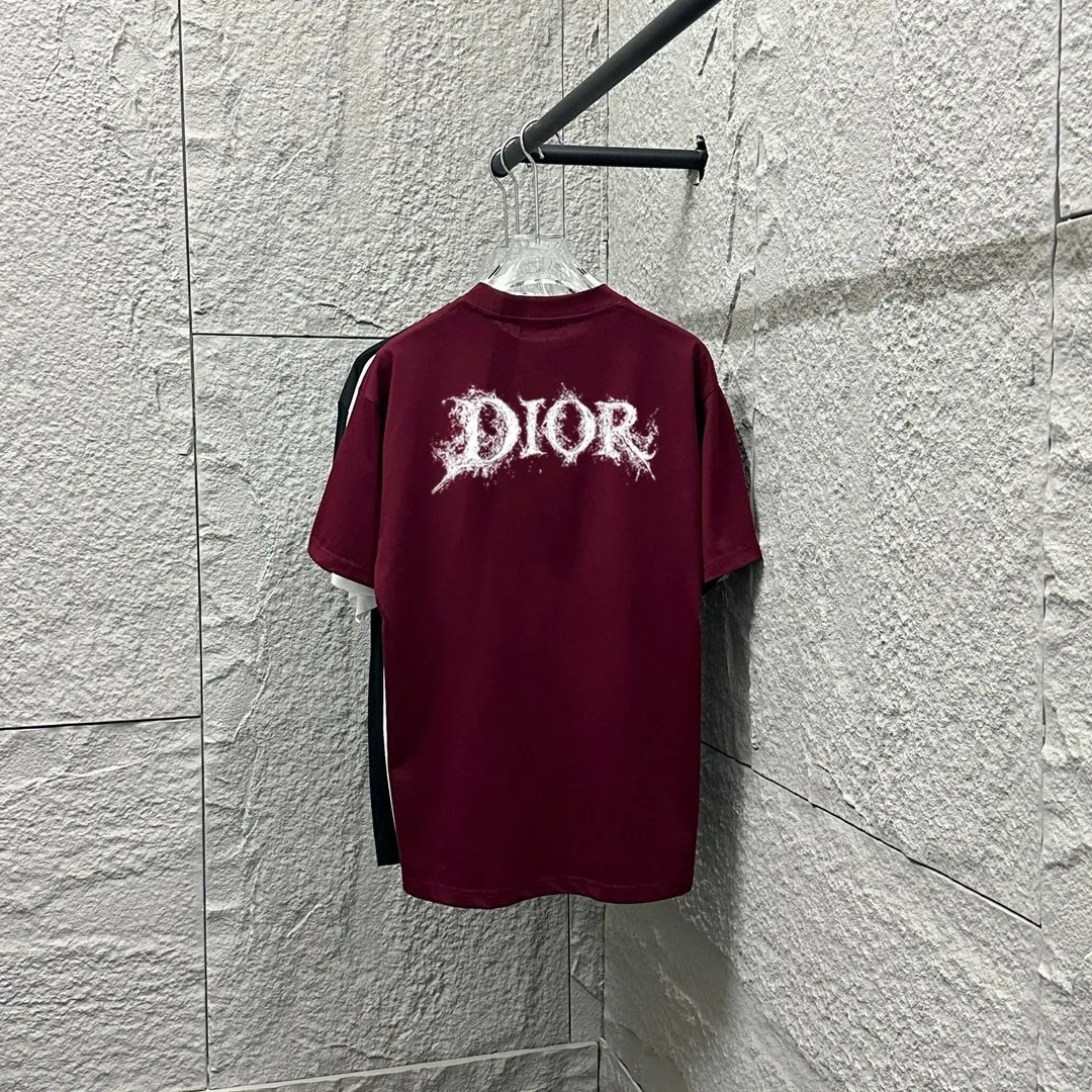 🅿️180 Dio* Dior 2025 spring and summer new style Classic splash lettering front and back printing Simple and elegant Customized double yarn plain cotton fabric Short-sleeved T-shirt Uniform for men and women Color: Black White Angora Red Size: S (90-130 catties) M (120-150 catties) L (140-165 catties) XL (160-180 catties) XXL (180-210 pounds)