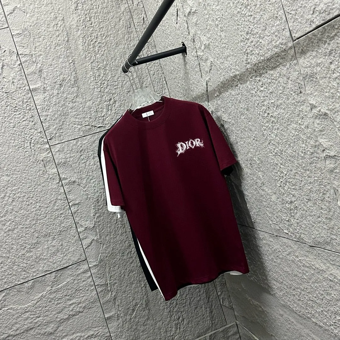 🅿️180 Dio* Dior 2025 spring and summer new style Classic splash lettering front and back printing Simple and elegant Customized double yarn plain cotton fabric Short-sleeved T-shirt Uniform for men and women Color: Black White Angora Red Size: S (90-130 catties) M (120-150 catties) L (140-165 catties) XL (160-180 catties) XXL (180-210 pounds)