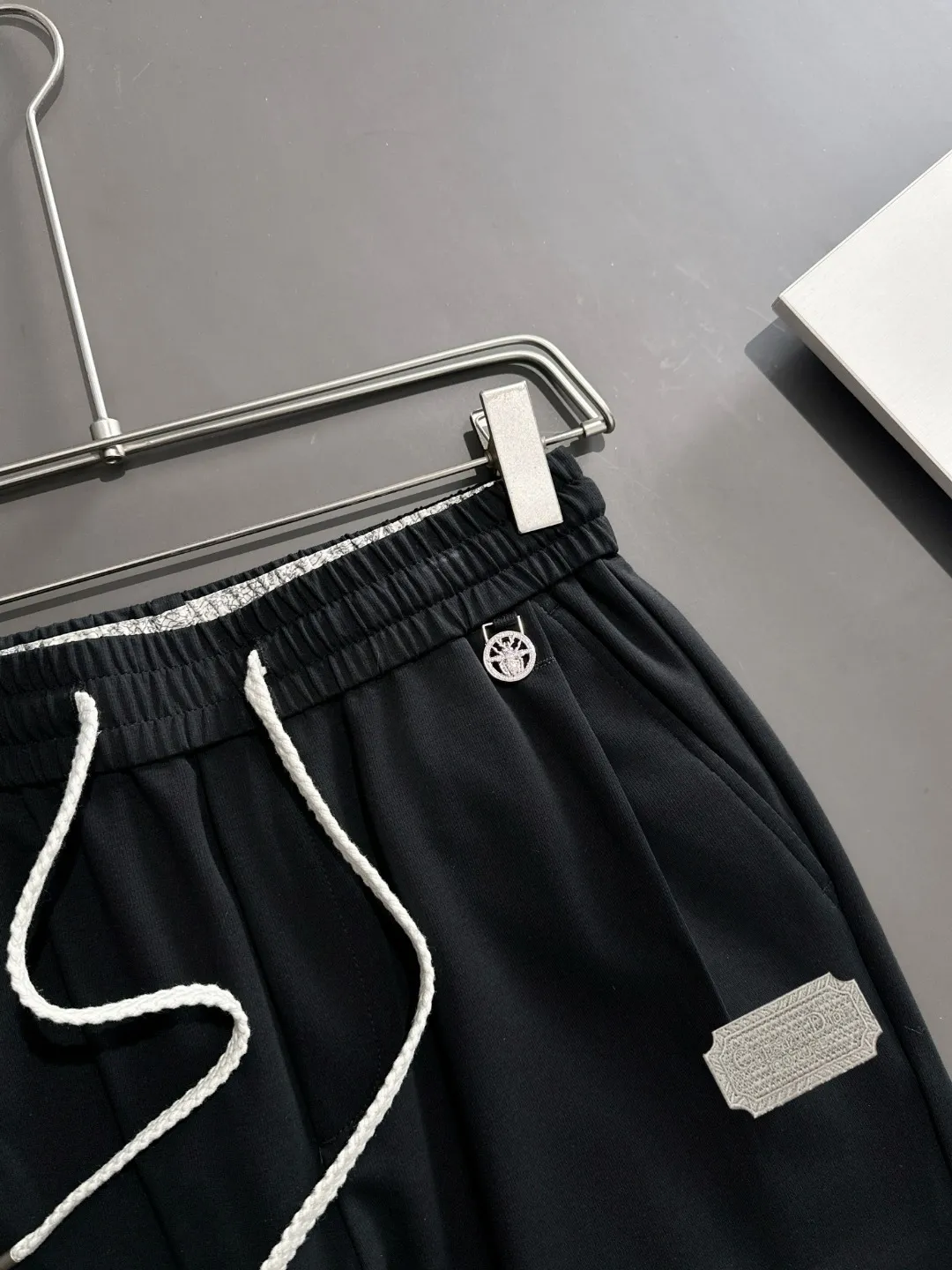 🅿️400 next day shipping DIOR 2025 spring and summer new elastic band casual pants, thin counter custom fabrics, high breathability and comfort, impeccable details, brand element design concept, reflecting high quality. It feels delicate and soft! It presents a casual cut and the upper body shape is great! Size: M-4XL