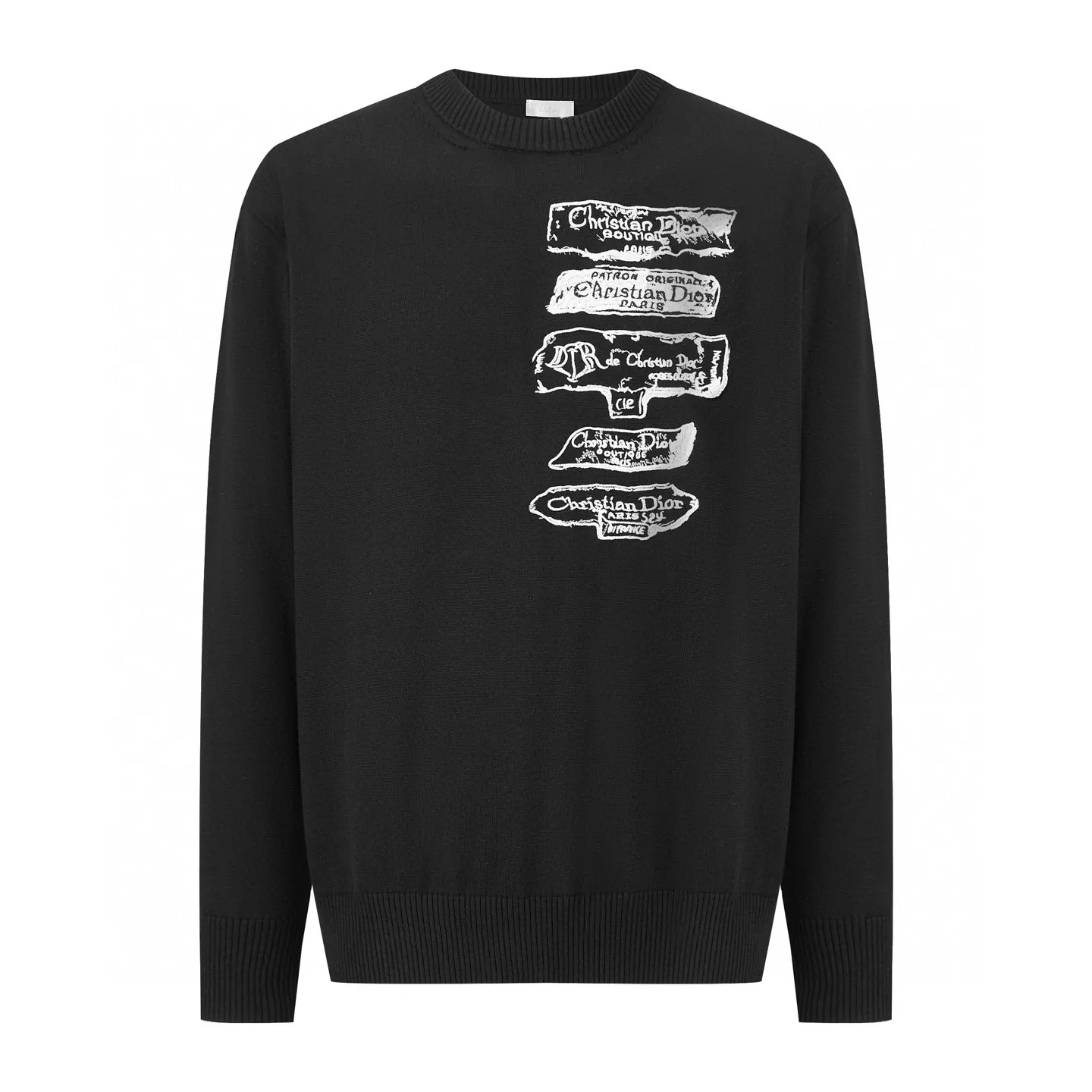 🅿️480 [Exclusive supply] CD file logo embroidered crew neck sweater (black) The fabric is made of 55 merino wool and 45 cotton long cotton yarn. This style is a blended yarn with a high wool content that makes it softer to the touch. The upper body comfort is very strong. The washing water of ready-made clothes removes odors and fixes the shape of the clothes so that they are not easily deformed after a second drying wash. Do not machine wash! The embroidery uses flat embroidery, and the imported Tajima machine makes the embroidery effect more delicate, and every line and line is perfectly reproduced. The number of stitches is about 16,000. This sweater features the Dior Archives Labels logo reinterpreted in an embroidered version of the brand's label. Made of white wool jersey with ribbed crew neck, cuffs and hem. It is characterized by timeless charm and is perfect for adding a touch of elegance to spring looks. Dior Archives Labels embroidered at chest. Ribbed crew neck, cuffs and hem. Size:S.M.L.XL