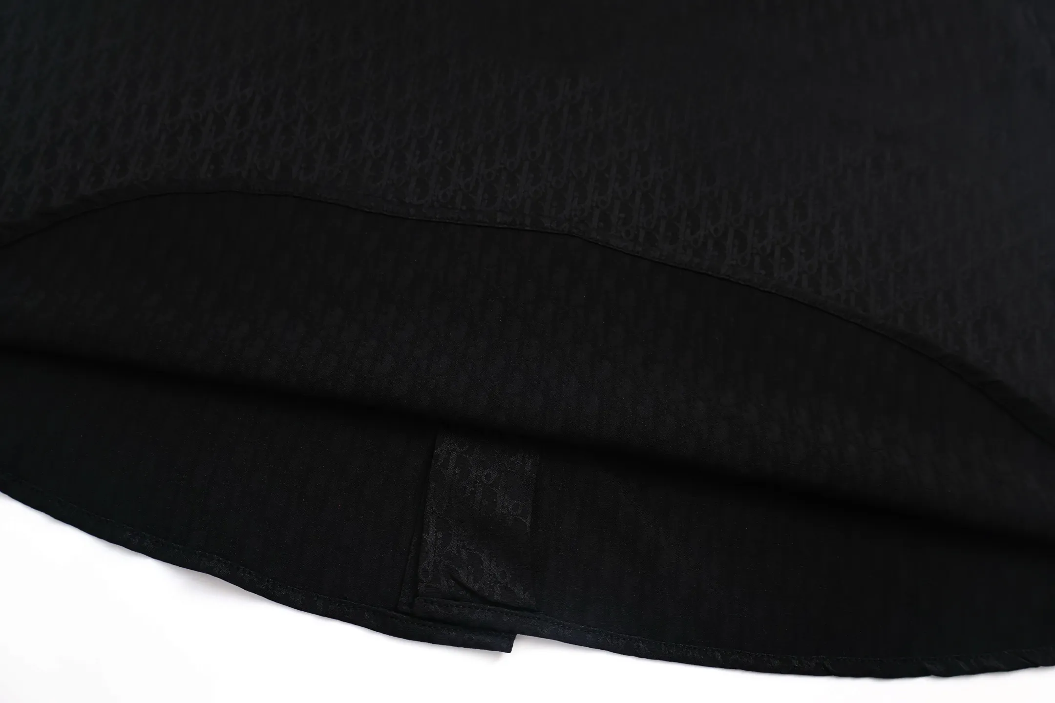 🅿️560 [Exclusive supply] CD full-print jacquard point collar shirt (black) Original purchase and development of 13100, custom-made 50-count jacquard shirt cloth, 75D high-temperature interlining inside, fabric jacquard technology, professional stitching and hand-sewing, customized 1:1 buttons. Size:39-40-41-42
