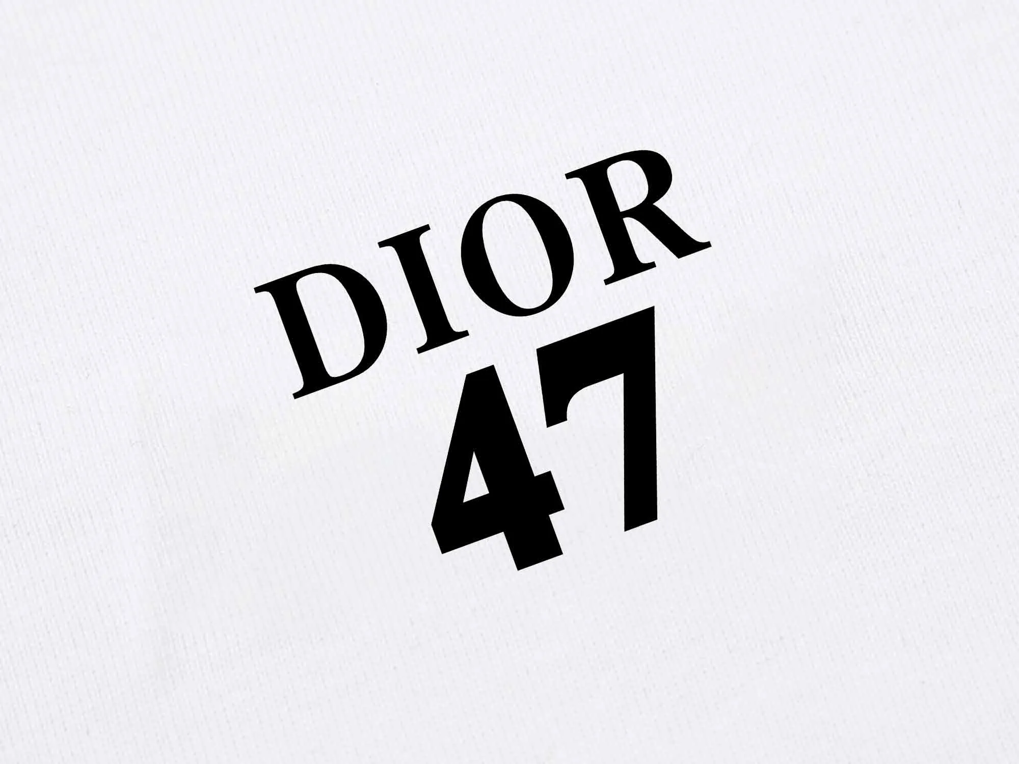 🅿️170 DIOR printed letters‼ ️Short-sleeved T-shirt® *Customized 280g cotton fabric, the fabric is soft, skin-friendly and comfortable *Laminated letter logo on the front *A very simple and elegant one that is unparalleled in terms of upper body comfort, interpreting your luxury and taste, and creating your fashionable charm. ⚠️Washing method: It is recommended to dry clean or wrap the reverse side in a laundry bag and machine wash it quickly in cold water and let it dry naturally! ⚠️ Unisex style 𝐂𝐎𝐋𝐎𝐔𝐑: White Black 𝐒𝐈𝐙𝐄: S-XL