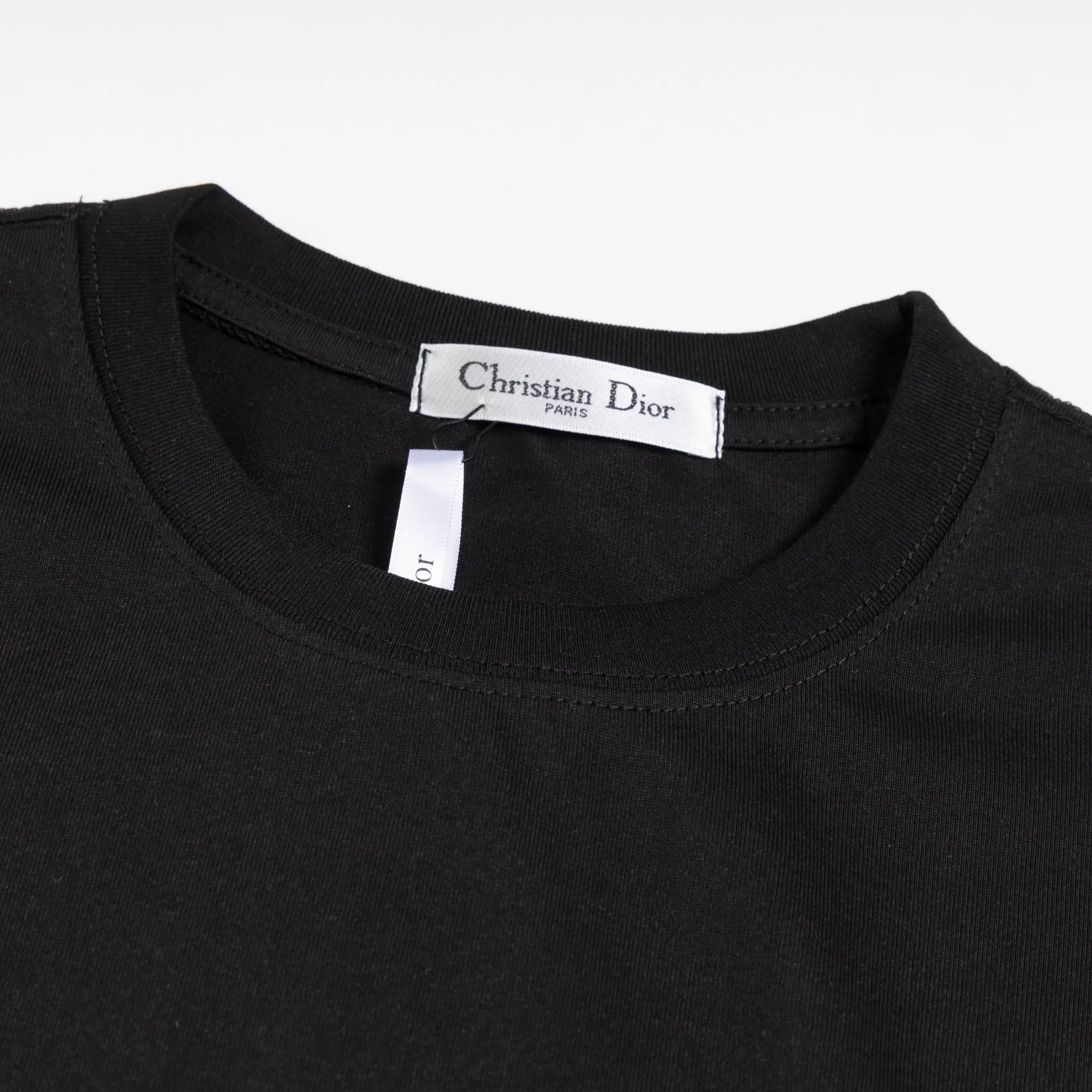 🅿️160 model number S05 DIOR classic chest small logo letter embroidery round neck short sleeves embroidery, full package, three labels complete, original supporting accessories 1:1, main mark technology, very high-end, has been pre-shrunk at high temperature, not easy to deform after repeated washing, pure cotton 280 grams, high weight, 32 count double yarn, no pilling, no fading, comfortable and breathable, matched with 1x1 thread in the same cylinder, oversize loose version Can wear up to 220 pounds Color: black white Size: XS-L