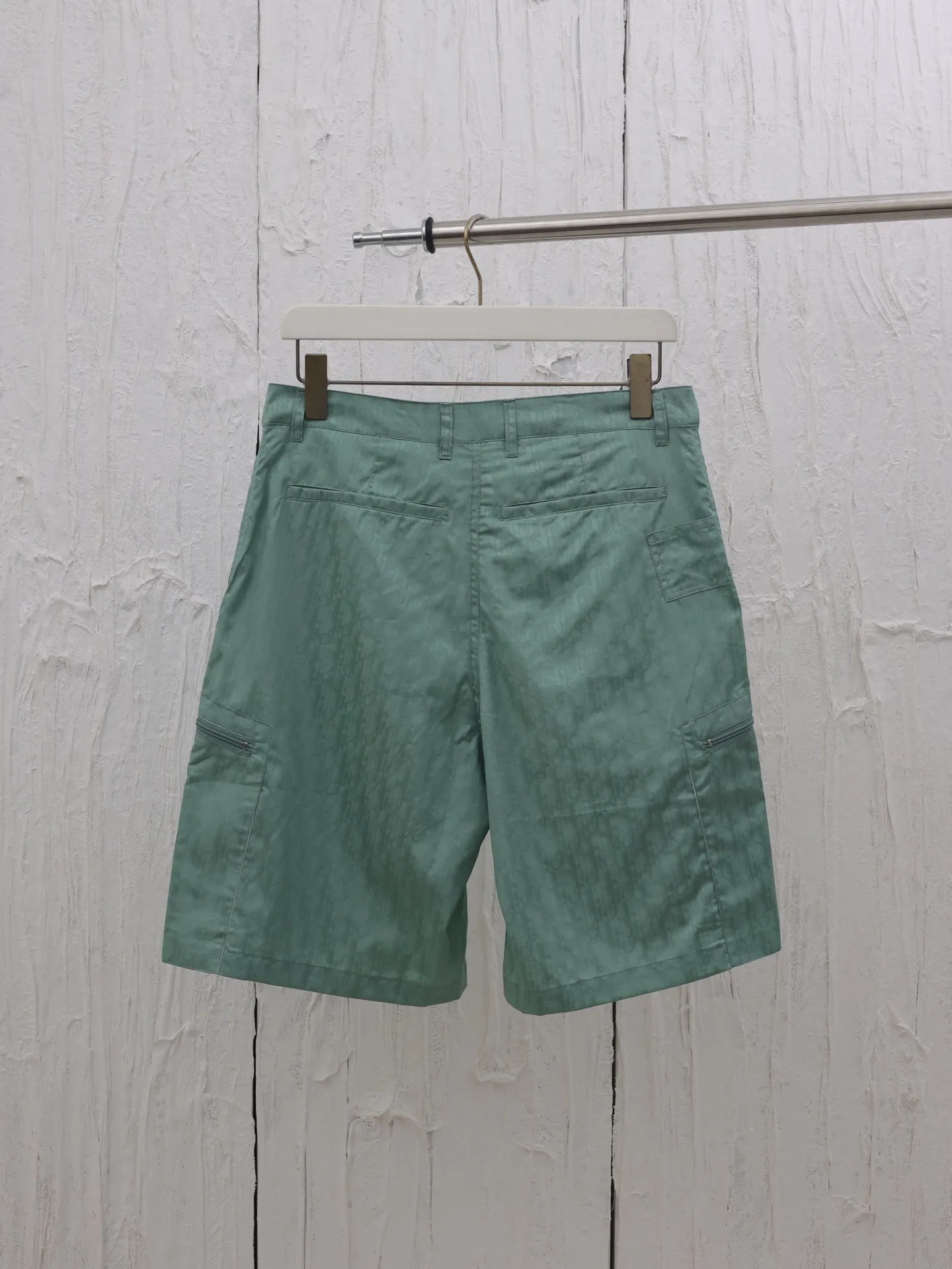 🅿️430 Dio*/Dior 25SS new oblique printed mulberry silk blend cargo shorts. Equipped with zipper buttons and hook fasteners, two side welt pockets, two front zipper pockets with Dr zip pullers, two rear welt pockets, and belt loops.  Size：S/M/L/XL