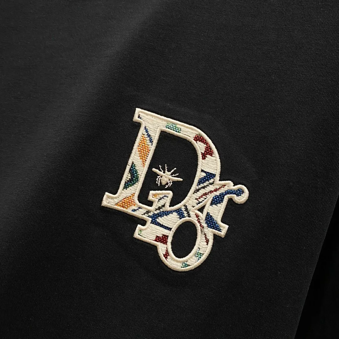 🅿️210 DIOR Dior 320g round neck short-sleeved T-shirt. Heavy craftsmanship of bees on the front and rear panels. Letter LOGO embroidery. Official synchronization. 1:1 original mold opening. Fashionable personality. Versatile trend. Pure original quality. Original washed fabric. Tag. Collar label. Washed wheat. Three labels complete. Color: Black. White. Size: S-XL