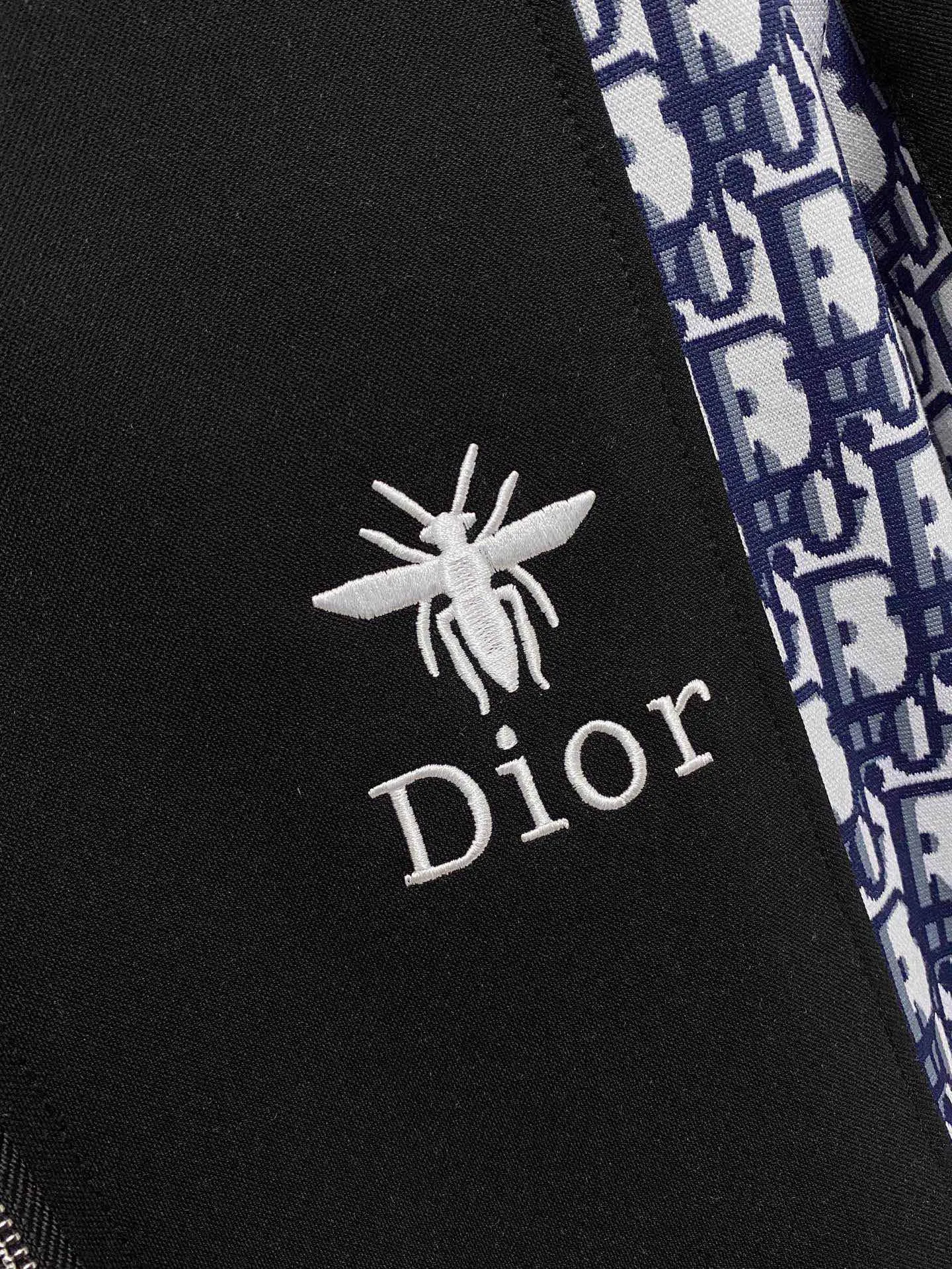 🅿️720 [DIOR Dior] Hot-selling suit is coming. Focus on the original version of the official website. 2025 new hot-selling cardigan and sweatshirt suit. The original order is the best 🇭🇰. It is the meticulous work of top designers for a fitting and perfect upper body effect. All-natural high-quality Tencel Roman cotton 100%, close-fitting comfort, noble and elegant! Original hardware embodies elegance and nobility! Counter size: M-3XL (maximum wear up to 190 pounds)