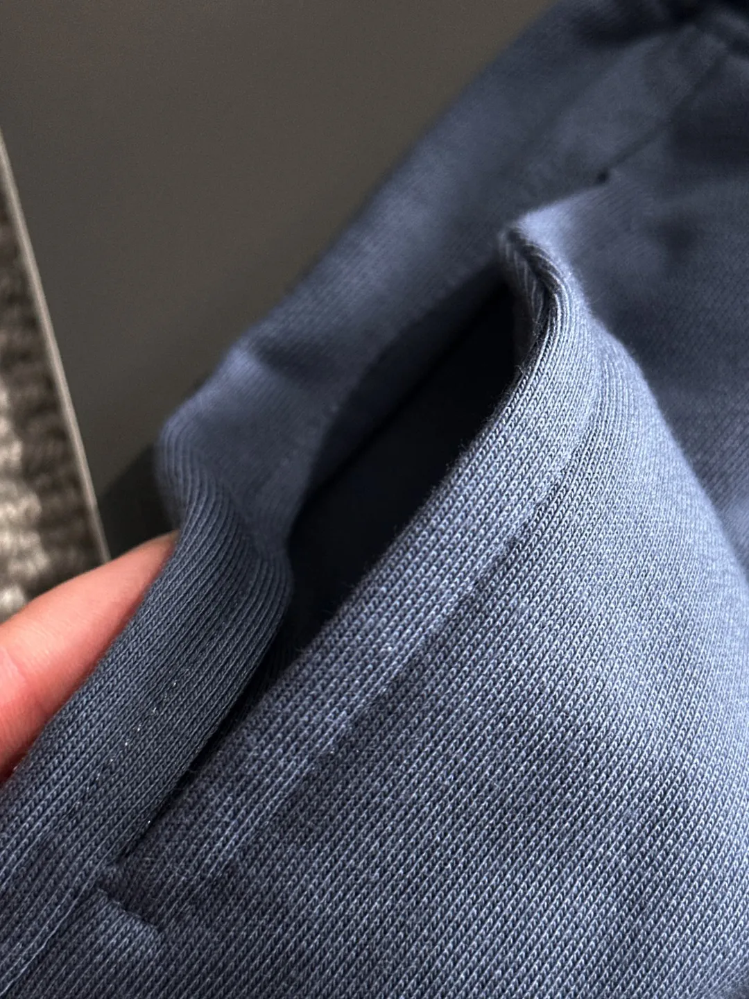 🅿️330 shipped next day, high-end goods DIOR/Dior Stone Island 2025 spring and summer new elastic band casual solid color loose shorts, two needle stitches at the trouser hem, fine and firm stitching, counter-customized fabrics with high breathability and comfort, impeccable details, brand element design concept, reflecting high quality. It feels delicate and soft! It presents a casual cut and the upper body shape is great! Size: S-XXL
