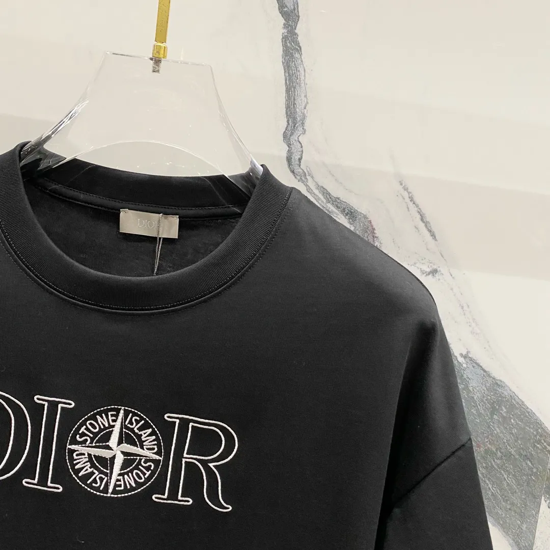 🅿️180 DIOR 260g round neck short-sleeved T-shirt, co-branded Stone Island & Dior letter embroidery🪡LOGO official synchronization, high version, high quality, fashionable personality, versatile trend, pure original quality, original fabric, tag, collar label, washed wheat, complete three standards, color: black, apricot, gray. Size: XS-L