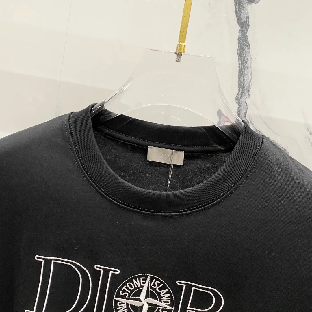 🅿️180 DIOR 260g round neck short-sleeved T-shirt, co-branded Stone Island & Dior letter embroidery🪡LOGO official synchronization, high version, high quality, fashionable personality, versatile trend, pure original quality, original fabric, tag, collar label, washed wheat, complete three standards, color: black, apricot, gray. Size: XS-L