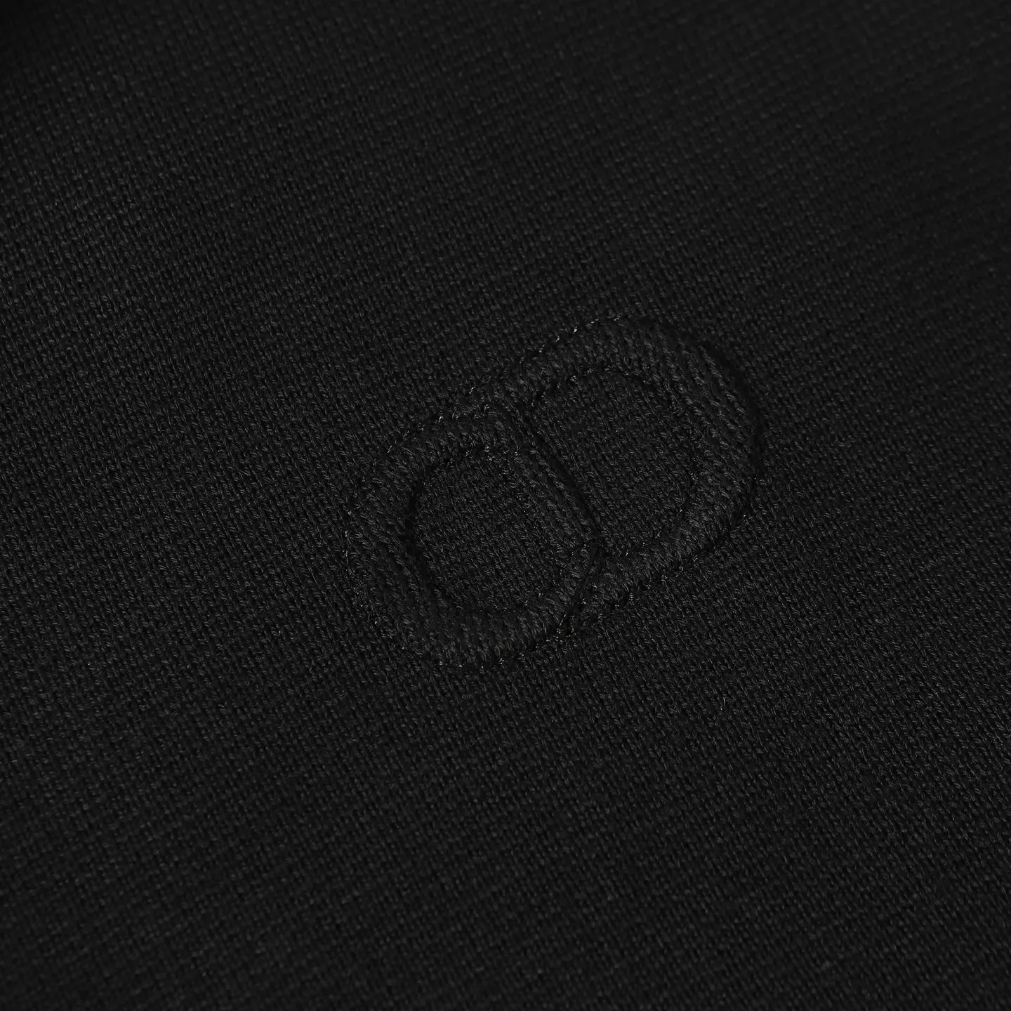 🅿️470 Dior CD letter new woolen jacket The original 15594 was purchased and developed, using 48 counts of ultra-fine 50% wool and 50% cotton blended yarn. It uses an imported 14-gauge wool loom to double-sided three-dimensional weaving. A single piece takes 270 minutes per piece. The letters on the chest are molded and customized with silicone three-dimensional relief embossing technology. The No. 5 thread double-pull letter zipper is customized. The overall routing is straight and delicate, the fabric is comfortable and soft, and the color is consistent without color difference. It can be matched with the same style to create a fashionable look, and can be used in various occasions. Customized accessories, complete with three standards, same style for men and women! Size: S M L XL