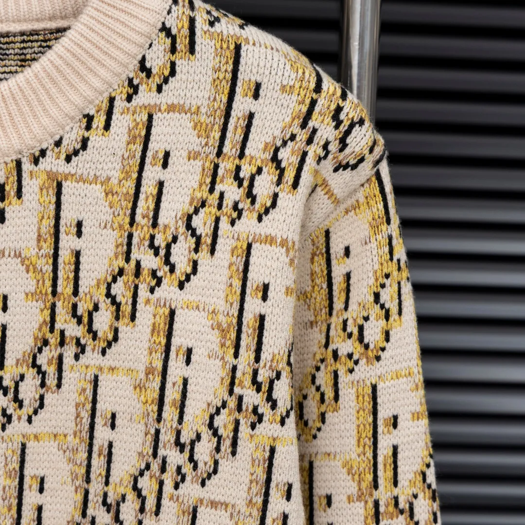 🅿️330 Style: DIOR Dior all-over knitted long-sleeved sweater Size: S-XXL Fabric: Wool blend Accessories: Full set of customized original accessories No gender distinction, same style for men and women