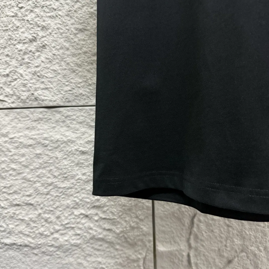 🅿️180 Dio* Dior 2025 spring and summer new style Classic splash lettering front and back printing Simple and elegant Customized double yarn plain cotton fabric Short-sleeved T-shirt Uniform for men and women Color: Black White Angora Red Size: S (90-130 catties) M (120-150 catties) L (140-165 catties) XL (160-180 catties) XXL (180-210 pounds)