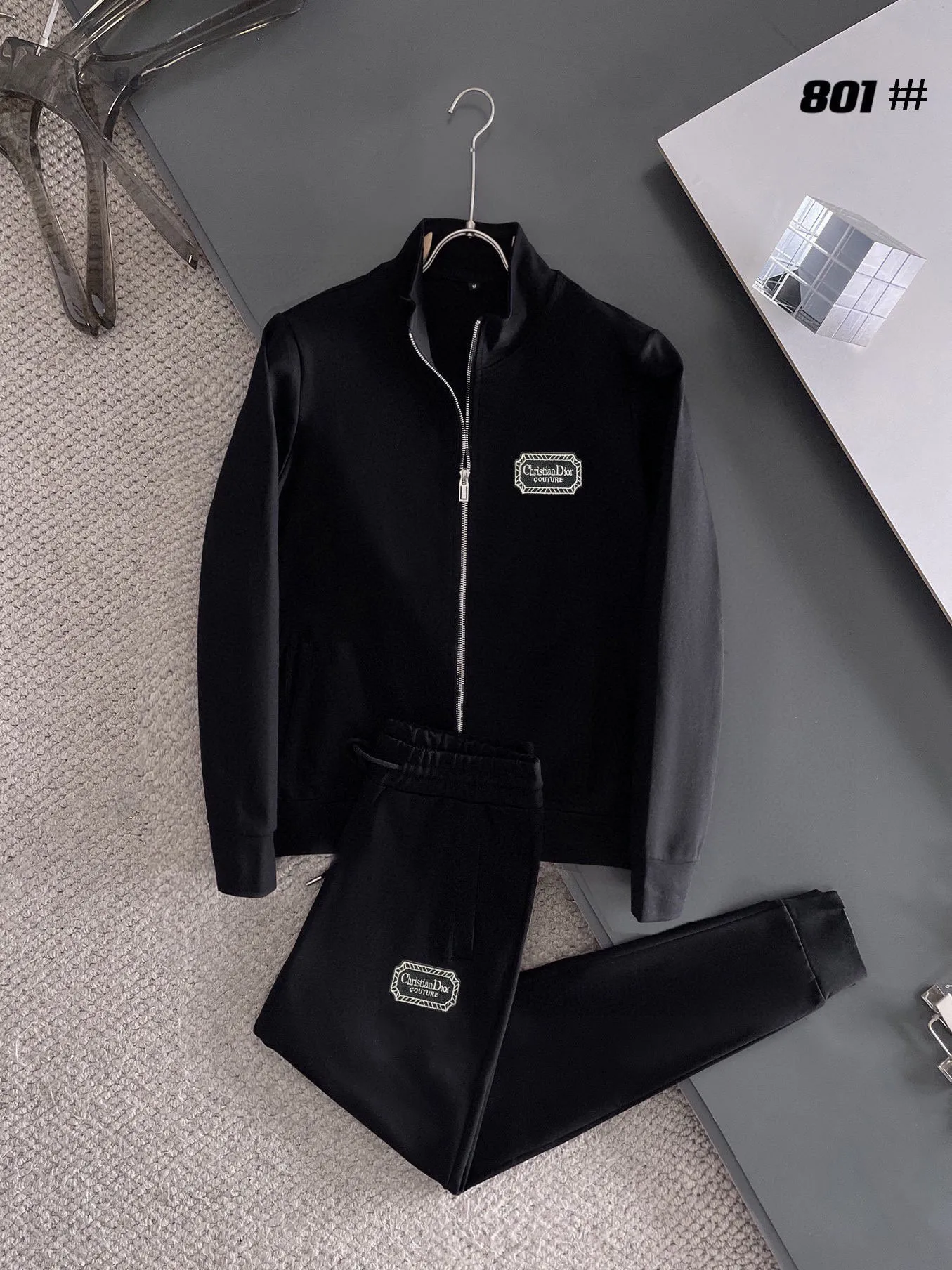 🅿️420 [DIOR Dior] (Fat Man Gospel) hot-selling suit is coming. Focus on the original version of the official website. 2025 new hot-selling cardigan sweater suit. The original order is the best product. 🇭🇰The meticulous work of top designers is dedicated to a fitting and perfect upper body effect. All-natural high-quality Roman cotton 100%, close-fitting comfort, noble and elegant! Original hardware embodies elegance and nobility! Counter size: M-5XL (maximum wear up to 220 pounds)