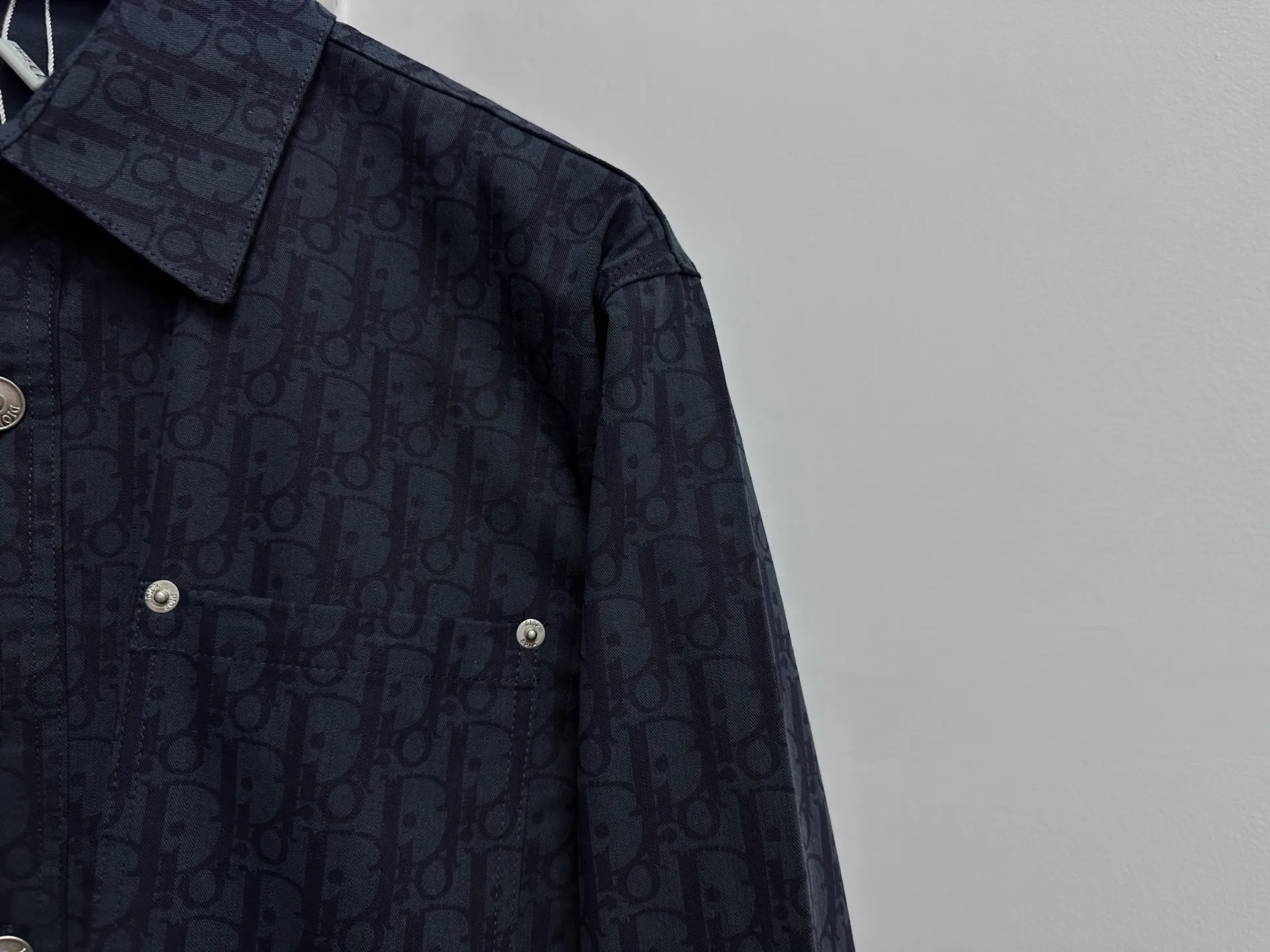 🅿️270 【Dior】Dior’s new classic logo printed shirts for men and women, casual tops and jackets! The fabric adopts imported printing machine batch printing process technology, perfect control, different from other versions in the market, very high-quality fabric! Size: S M L XL