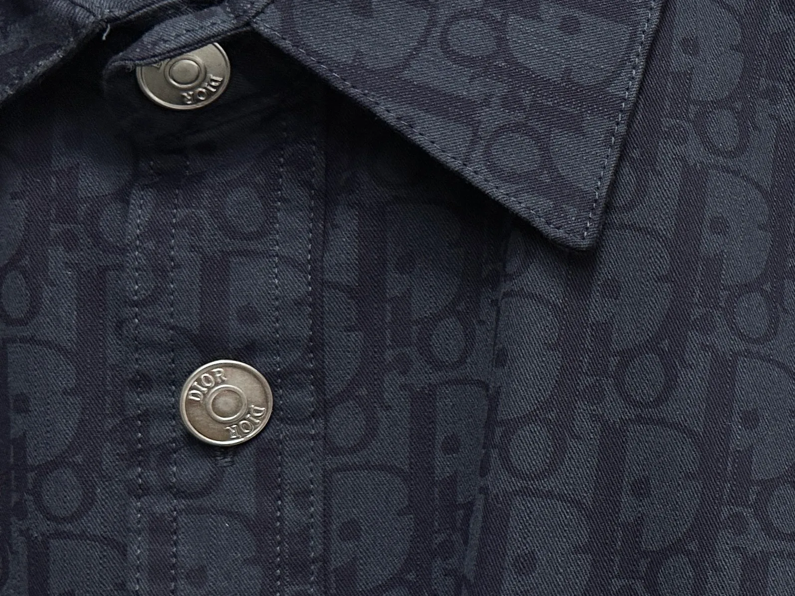 🅿️270 【Dior】Dior’s new classic logo printed shirts for men and women, casual tops and jackets! The fabric adopts imported printing machine batch printing process technology, perfect control, different from other versions in the market, very high-quality fabric! Size: S M L XL