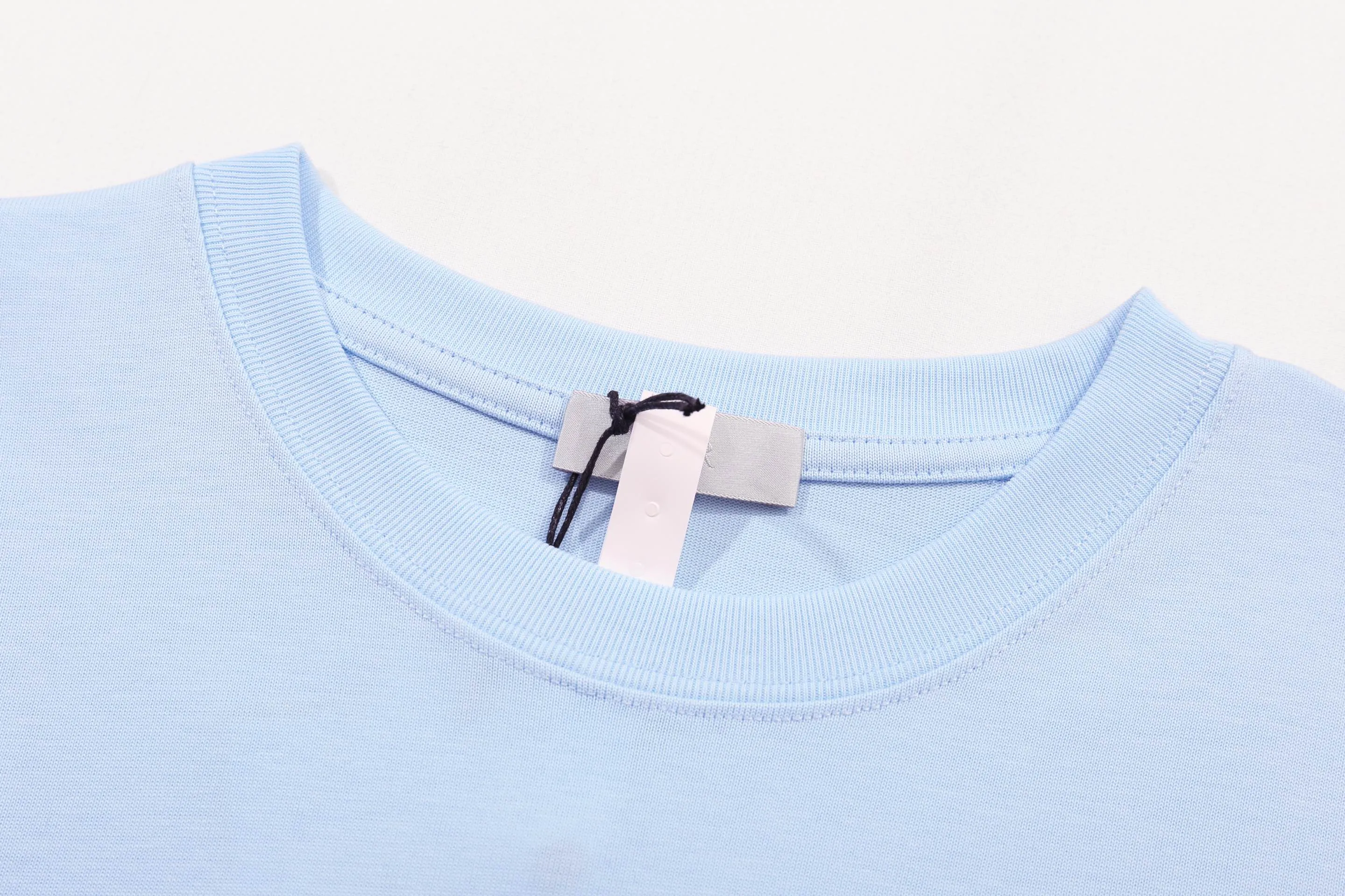 🅿️190 High-quality new DIOR Dior new series little blue cat embroidered short-sleeved T-shirt. Pure cotton double yarn fabric, using high-density thread embroidery, loose version, full set of accessories. The fabric is soft, thick and complete with three standards. Same size for men and women: XS-L