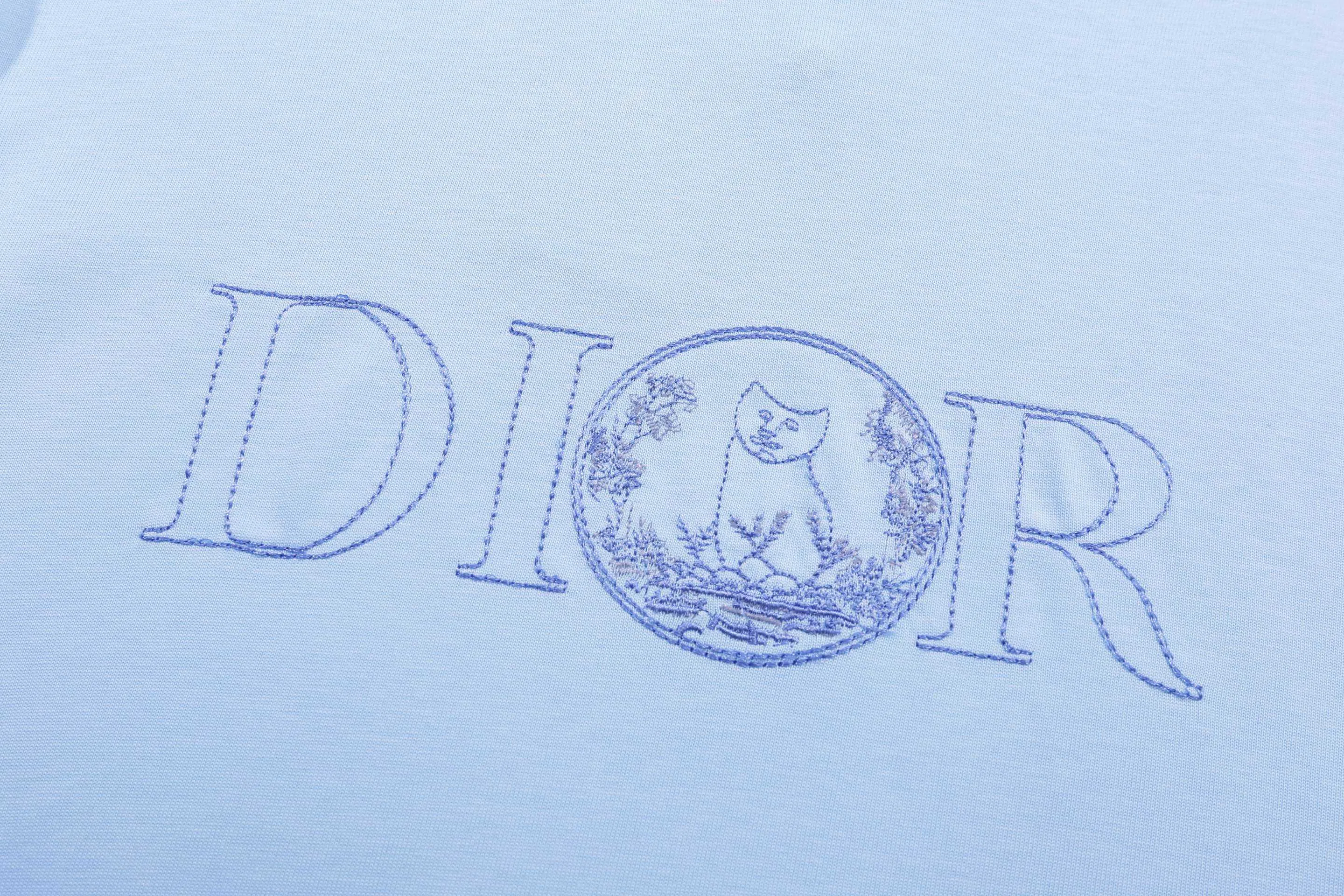 🅿️190 High-quality new DIOR Dior new series little blue cat embroidered short-sleeved T-shirt. Pure cotton double yarn fabric, using high-density thread embroidery, loose version, full set of accessories. The fabric is soft, thick and complete with three standards. Same size for men and women: XS-L