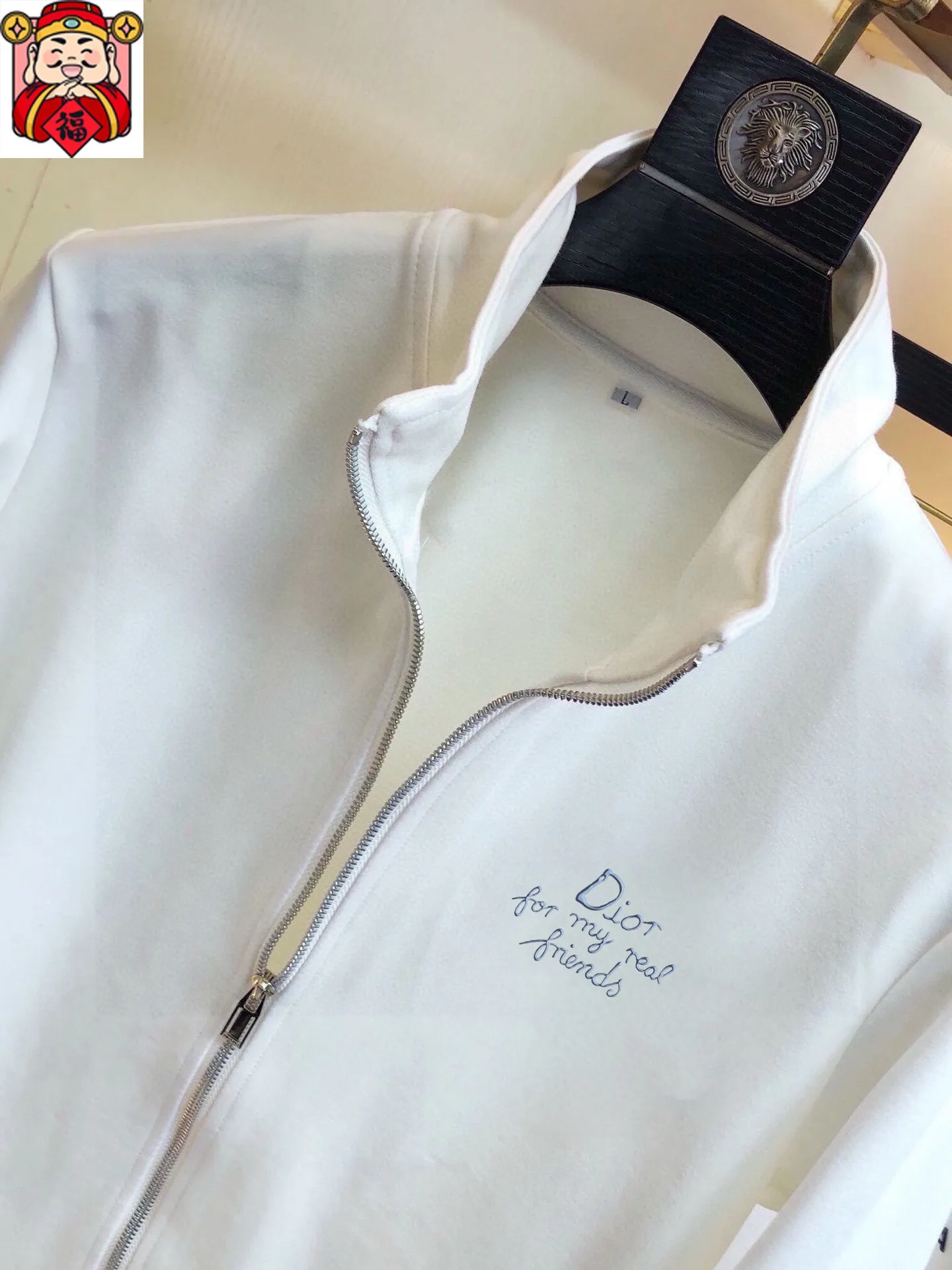 🅿️420 [DIOR Dior] (Fat Man Gospel) hot-selling suit is coming. Focus on the original version of the official website. 2025 new hot-selling cardigan sweater suit. The original order is the best product. 🇭🇰The meticulous work of top designers is dedicated to a fitting and perfect upper body effect. All-natural high-quality Roman cotton 100%, close-fitting comfort, noble and elegant! Original hardware embodies elegance and nobility! Counter size: M-5XL (maximum wear up to 220 pounds)