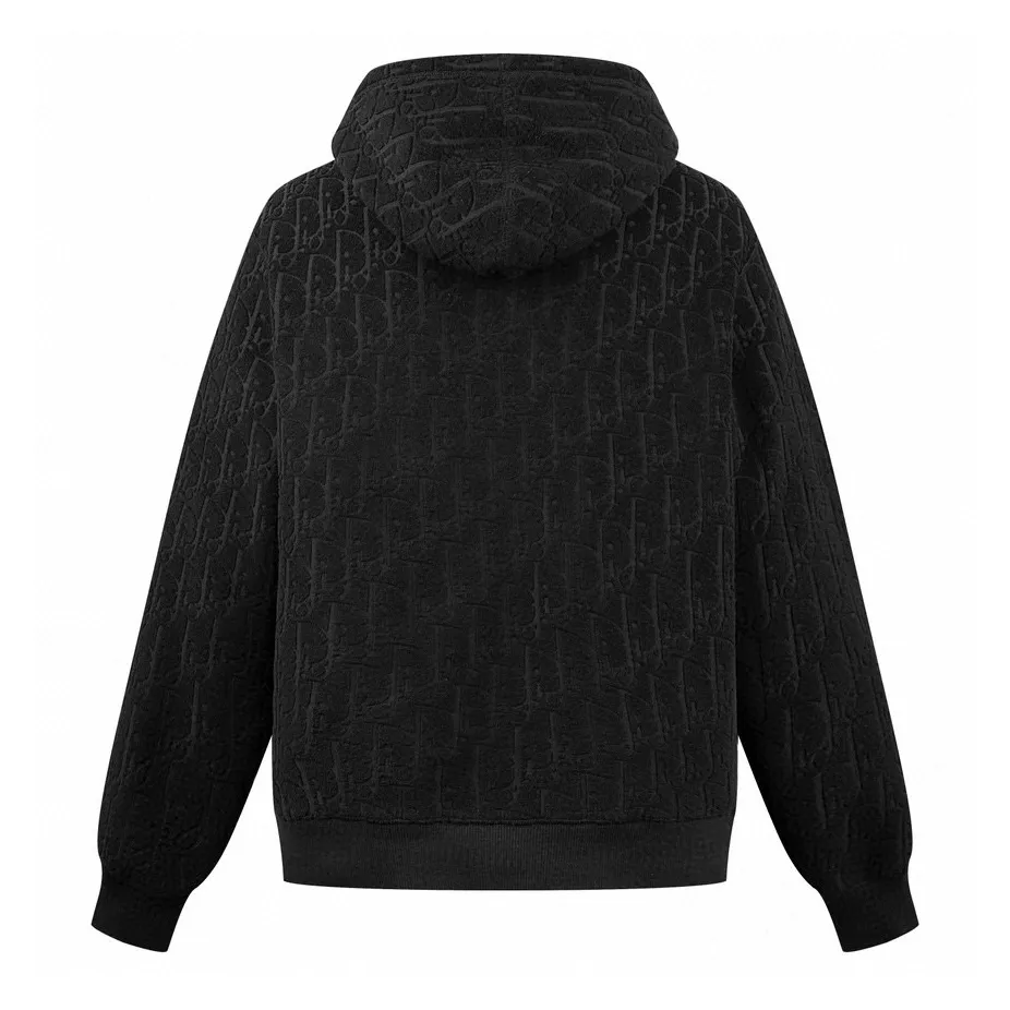 🅿️530 [Exclusive supply] CD all-over jacquard towel embroidered hooded sweatshirt (black). Original purchase and development of 17,500. The fabric is made of customized Dior jacquard fabric. It feels soft and comfortable against the skin. It is decorated with jacquard patterns of the same color on the front. It is delicately interwoven and dazzling. It is like artistic brushstrokes gently swaying on the soft towel. The looming dark lines highlight the nobility and elegance. Every detail exudes charm. Customized Dior jacquard fabrics form Oblique patterns through changes in warp and weft structures. The jacquard looms weave the jacquard fabrics before dyeing and finishing. The details are authentic, and ergonomic three-dimensional tailoring returns to traditional craftsmanship through segmentation, folding, shrinking, and stretching techniques. The so-called slow work produces fine work, which is respect for the material. The pursuit of feel. The workmanship is complicated and cumbersome. The time is slow. The loss is high, and the fabrics are washed. It has better hand feel and texture, is not easy to deform, shrink or fade, and maintains long-term beauty. Size:S-M-L-XL