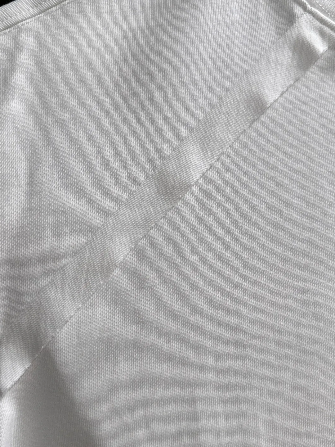 🅿️270 Shipped next day Dior 2025 summer new style (top quality, differentiated currency) The launch of short-sleeved special fabrics Summer catwalk style Exclusive style for men and women Made of imported custom dyed fabric Back neck chain bottom full shoulder bag No deformation or shrinkage when exposed to water SIZE: M to 3XL